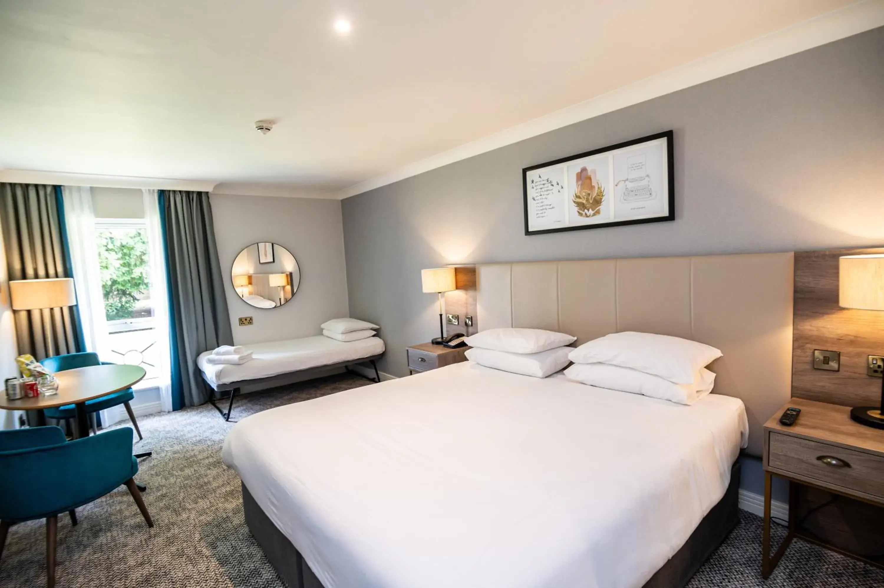 Family, Bed in Eastwood Hall Family, Bed in Eastwood Hall