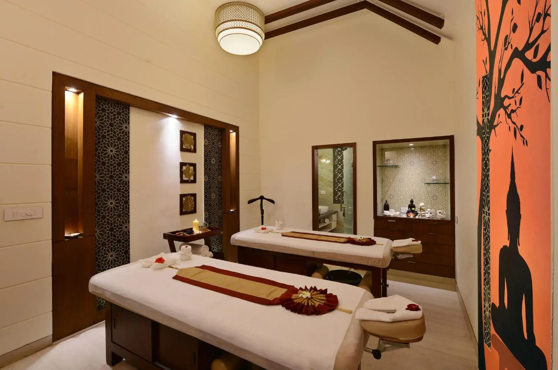Massage in Shri Radha Brij Vasundhara Resort & Spa Massage in Shri Radha Brij Vasundhara Resort & Spa