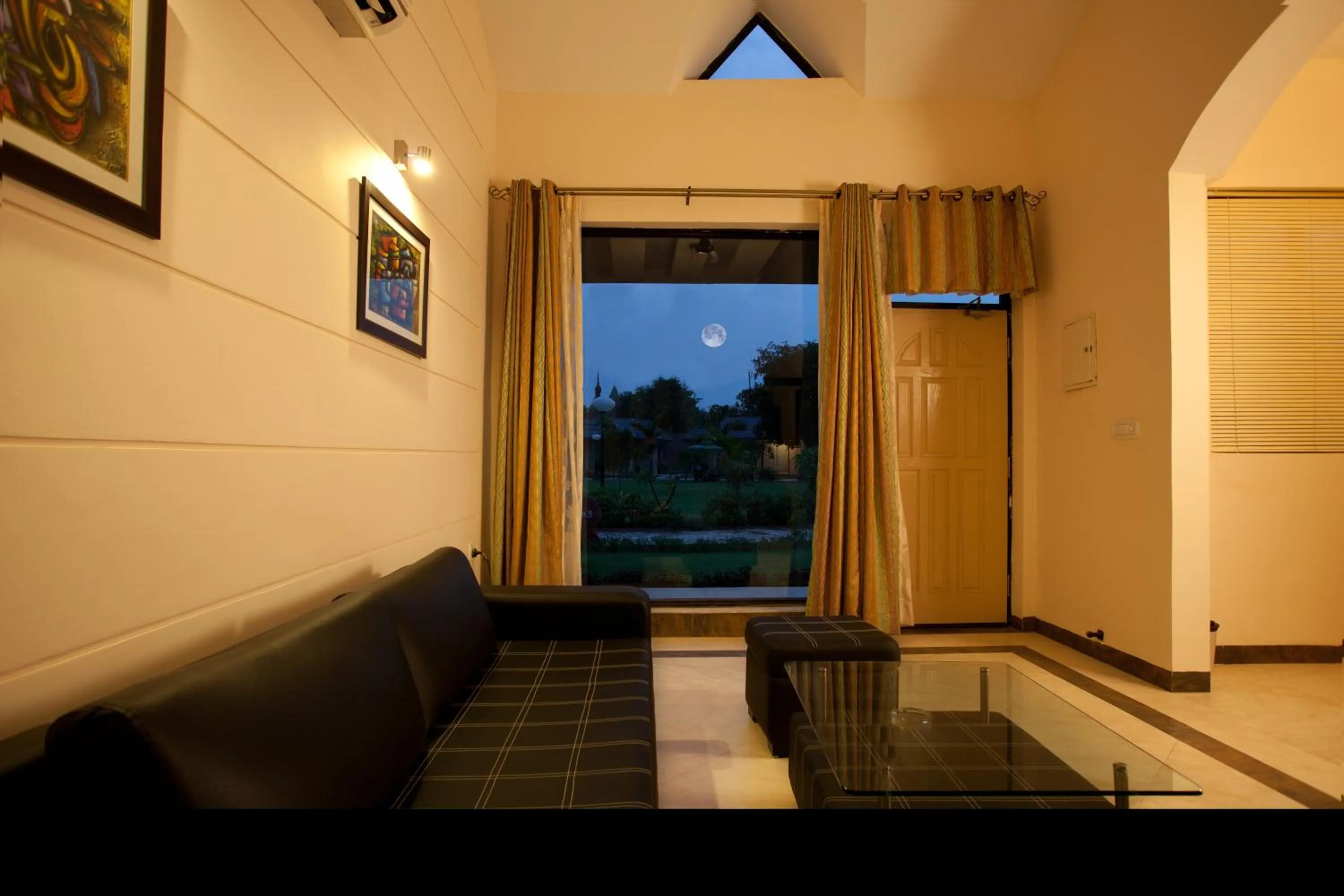 TV and multimedia in Shri Radha Brij Vasundhara Resort & Spa