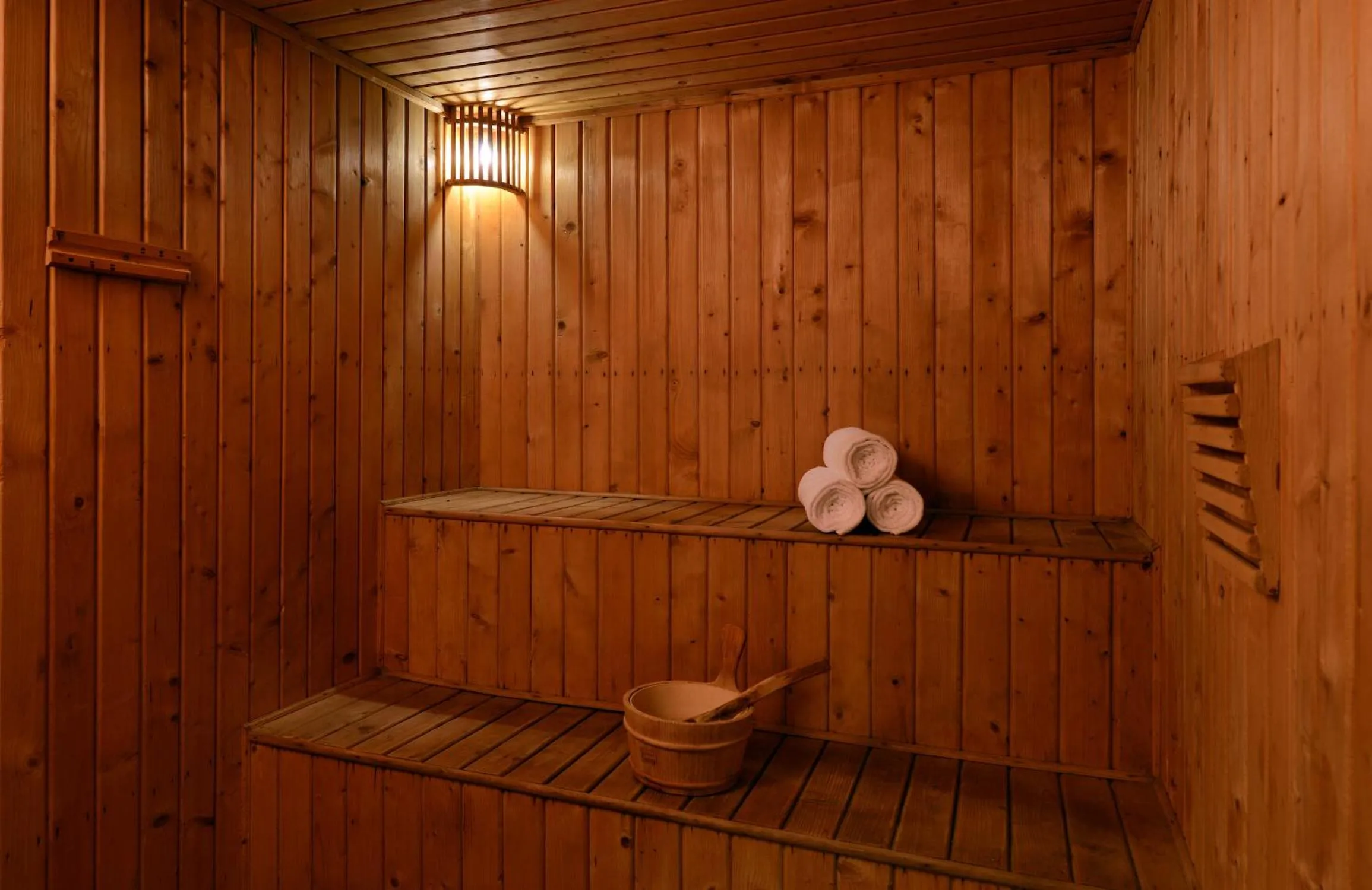 Sauna in Shri Radha Brij Vasundhara Resort & Spa