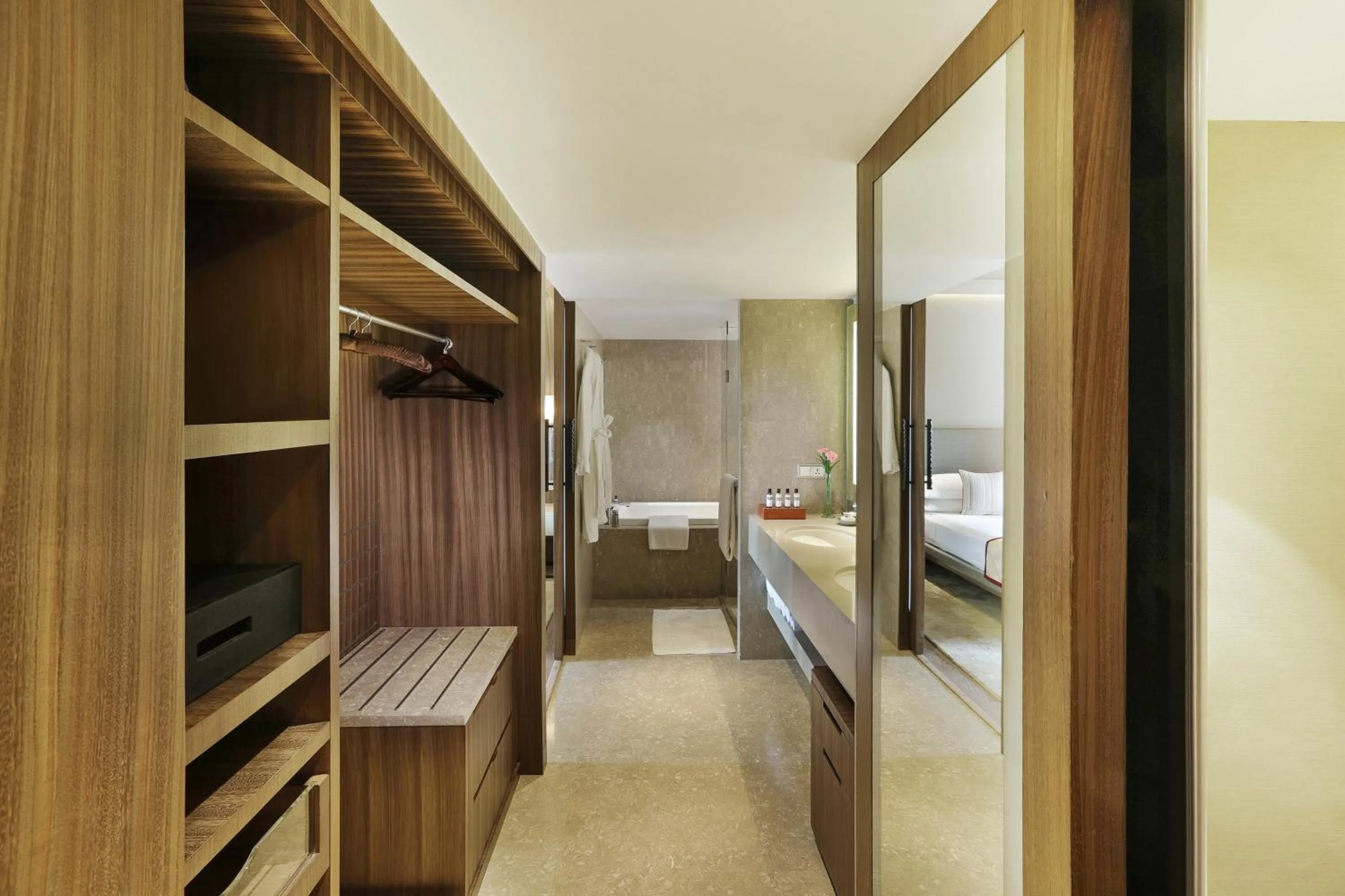Bathroom, Bed in Hyatt Regency Delhi