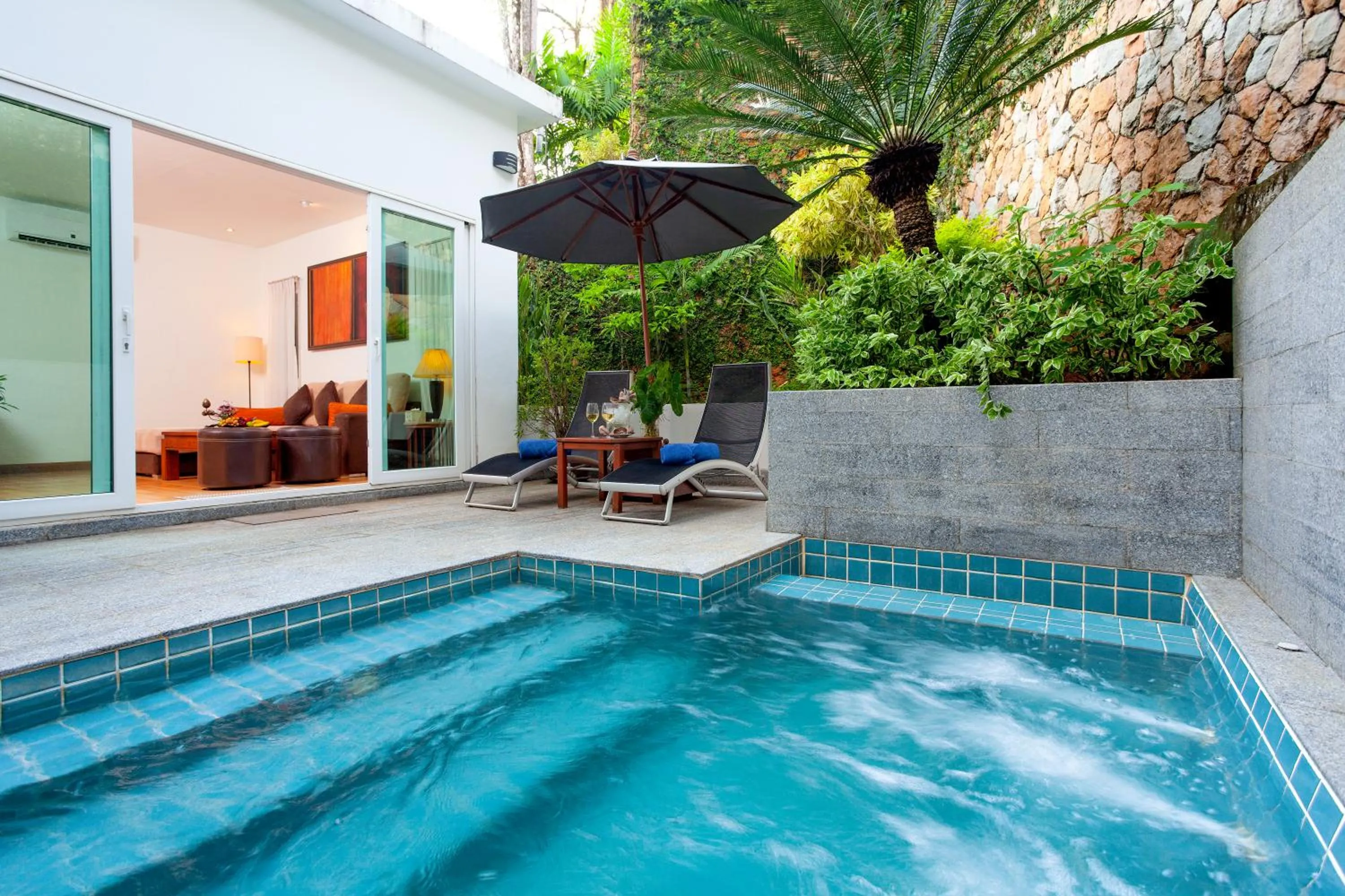 Swimming pool in Nakamanda Resort and Spa