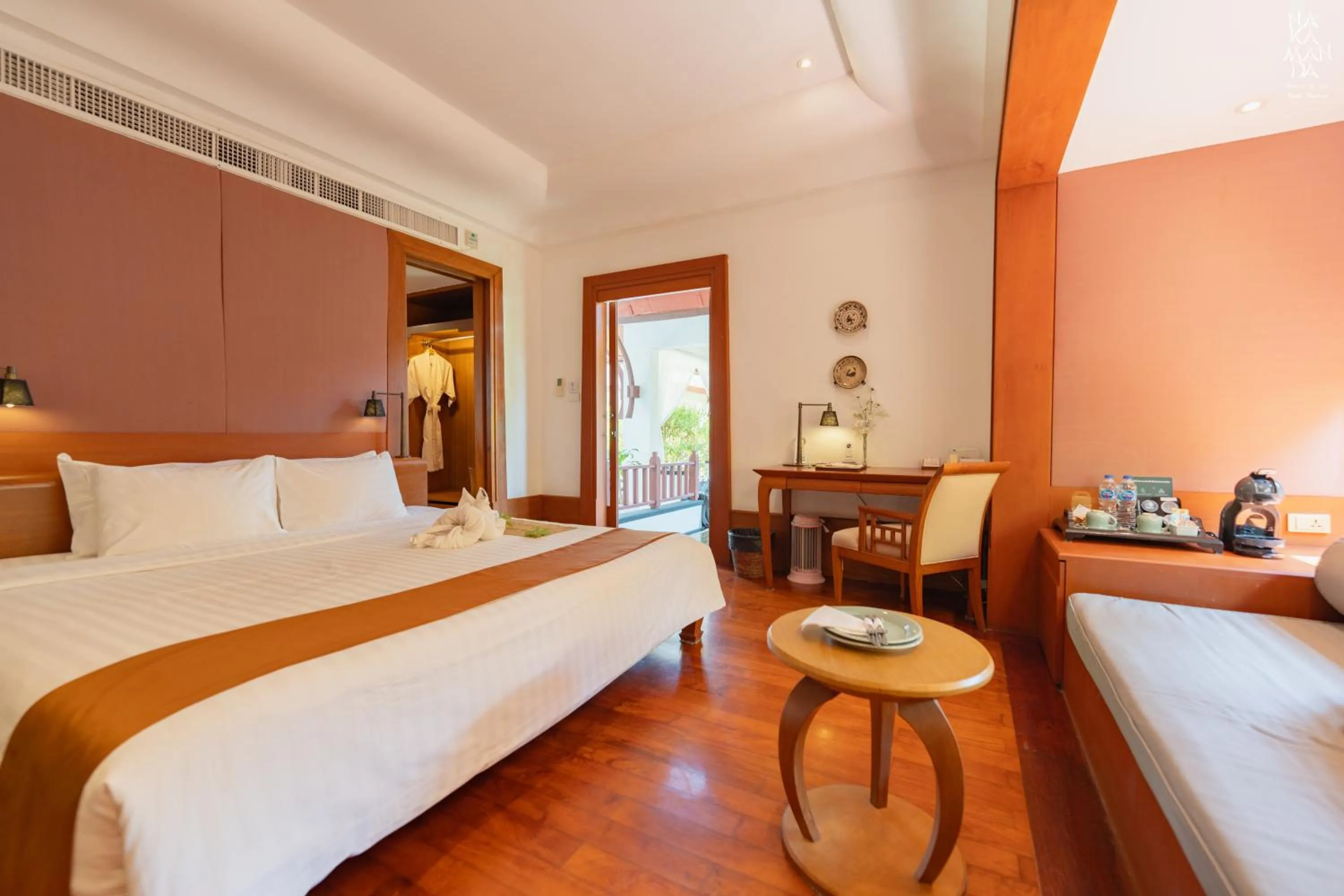 Bed in Nakamanda Resort and Spa
