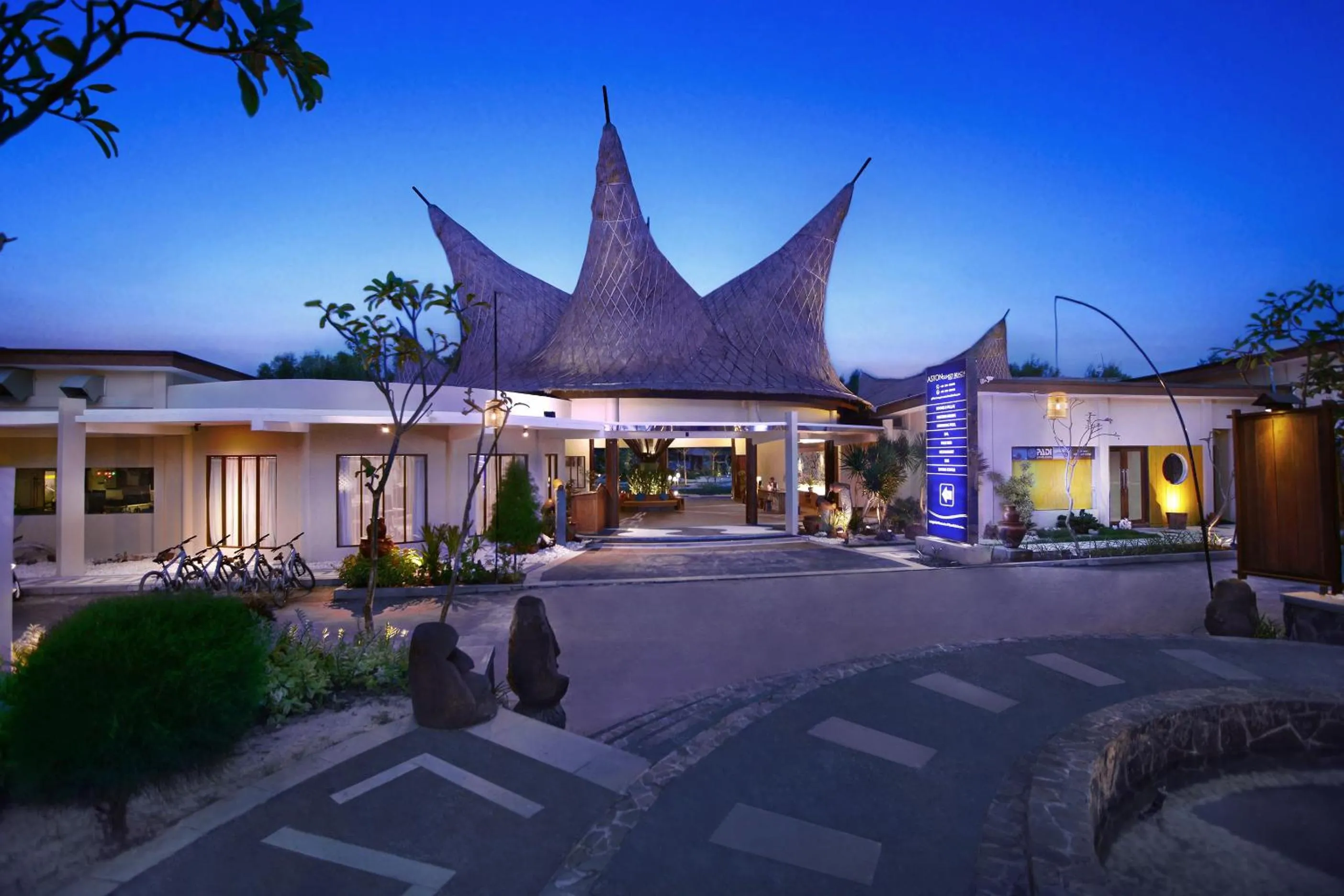 Facade/entrance in Aston Sunset Beach Resort - Gili Trawangan