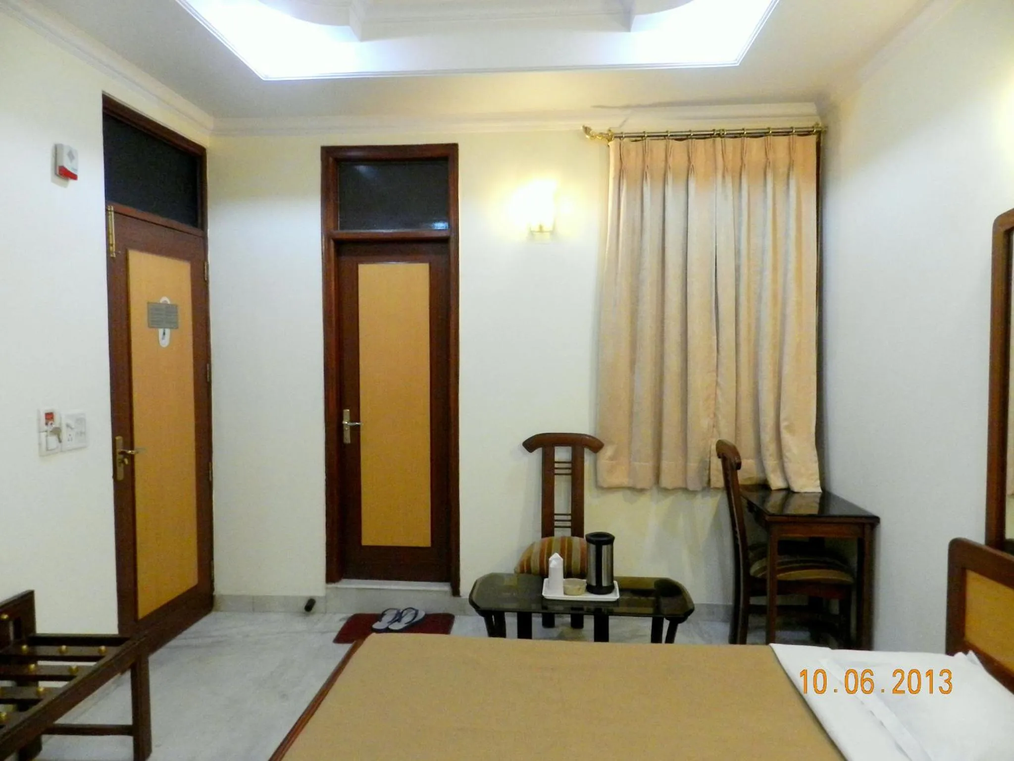 Decorative detail, Bed in Hotel Tara Palace, Chandni Chowk