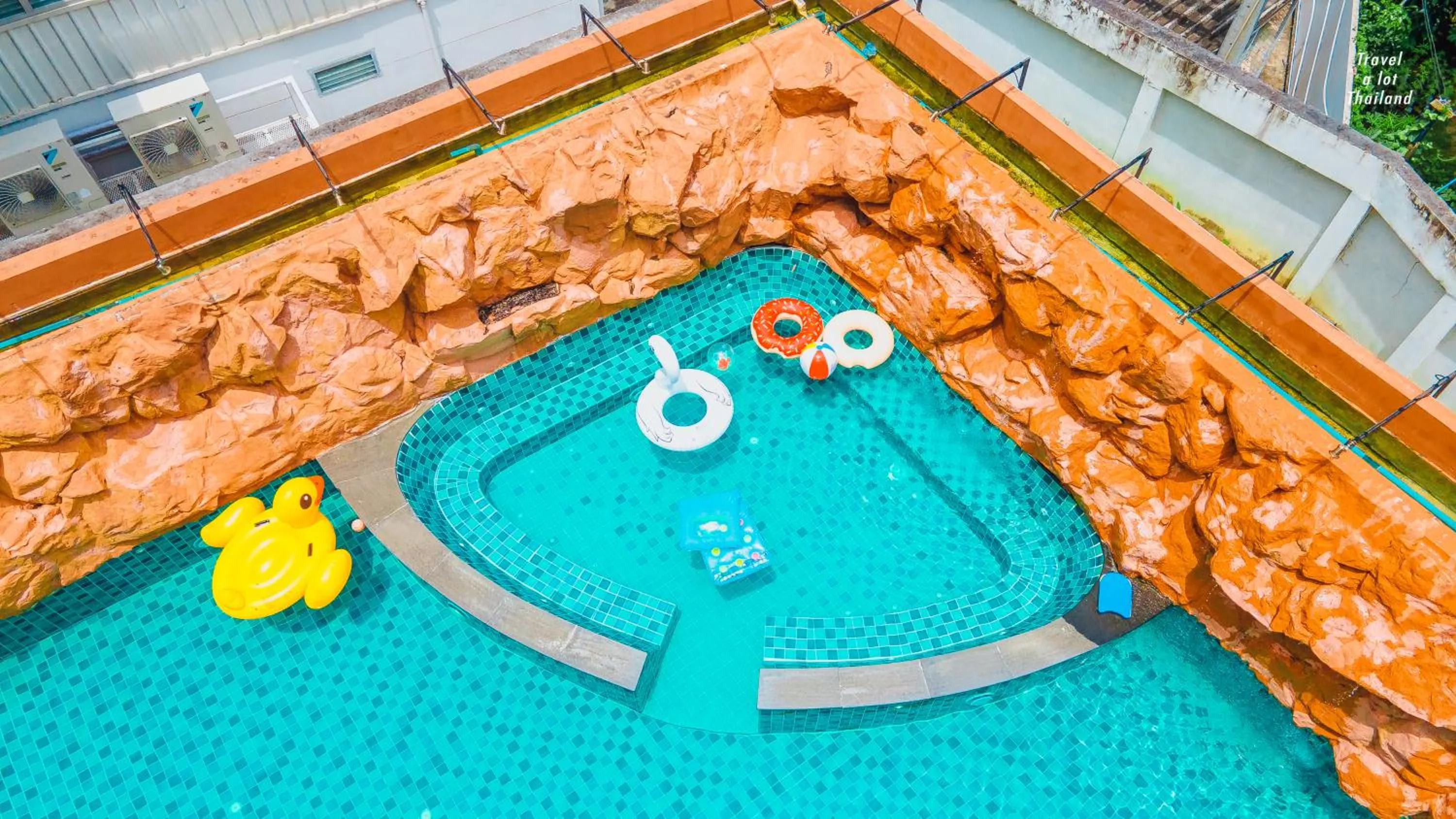 Swimming pool in Centara Nova Hotel Pattaya