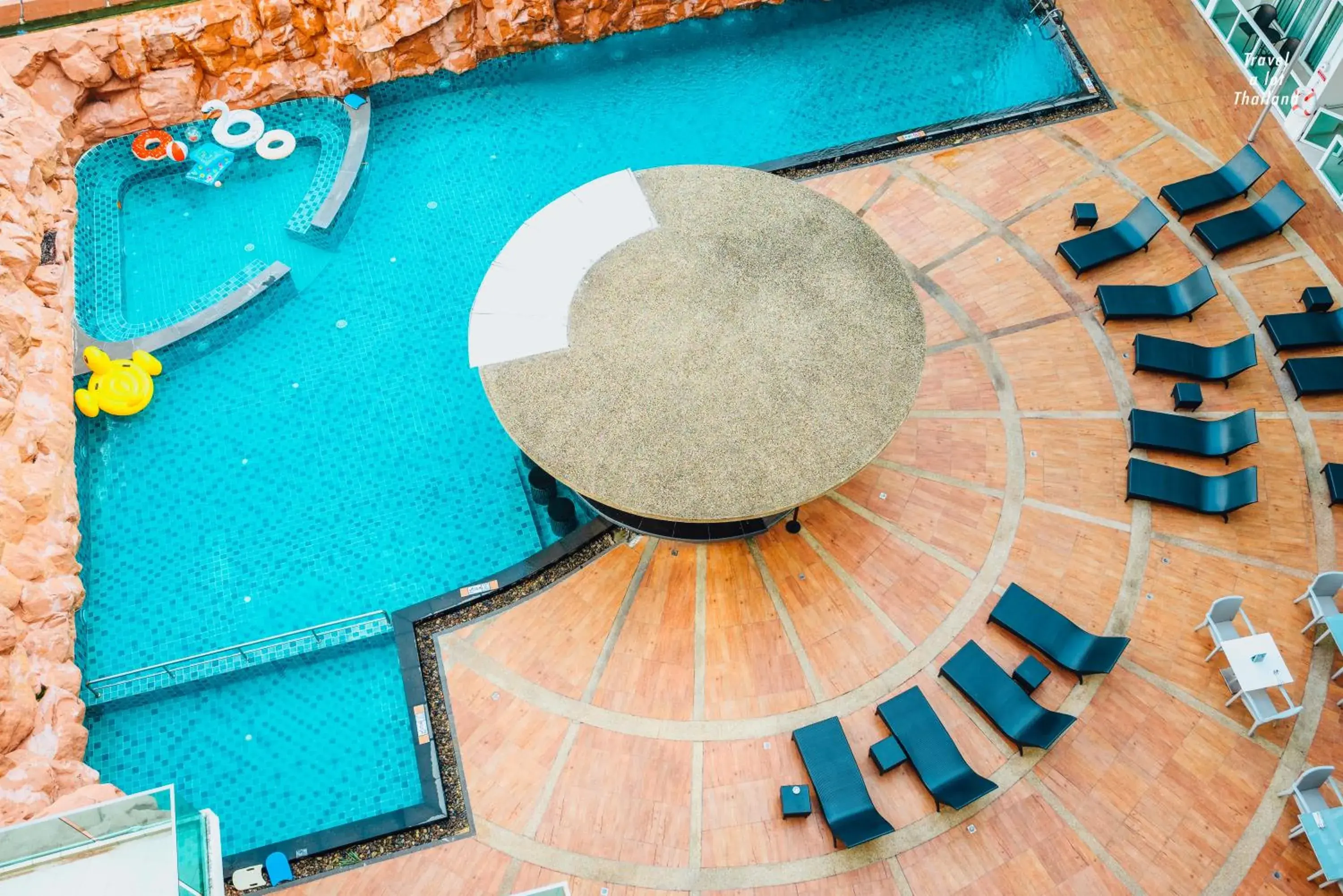 Swimming pool in Centara Nova Hotel Pattaya Swimming pool in Centara Nova Hotel Pattaya