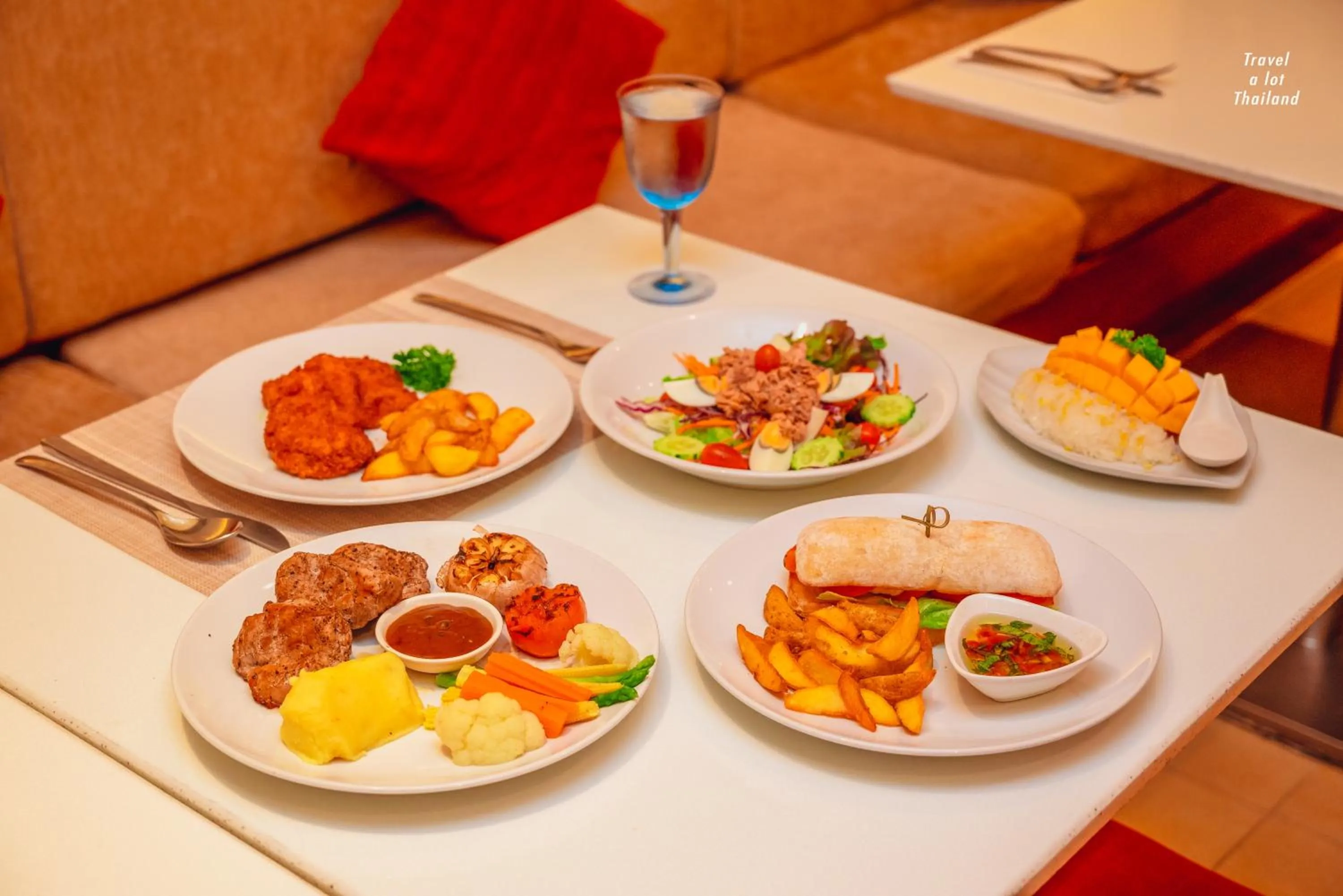 Food and drinks in Centara Nova Hotel Pattaya