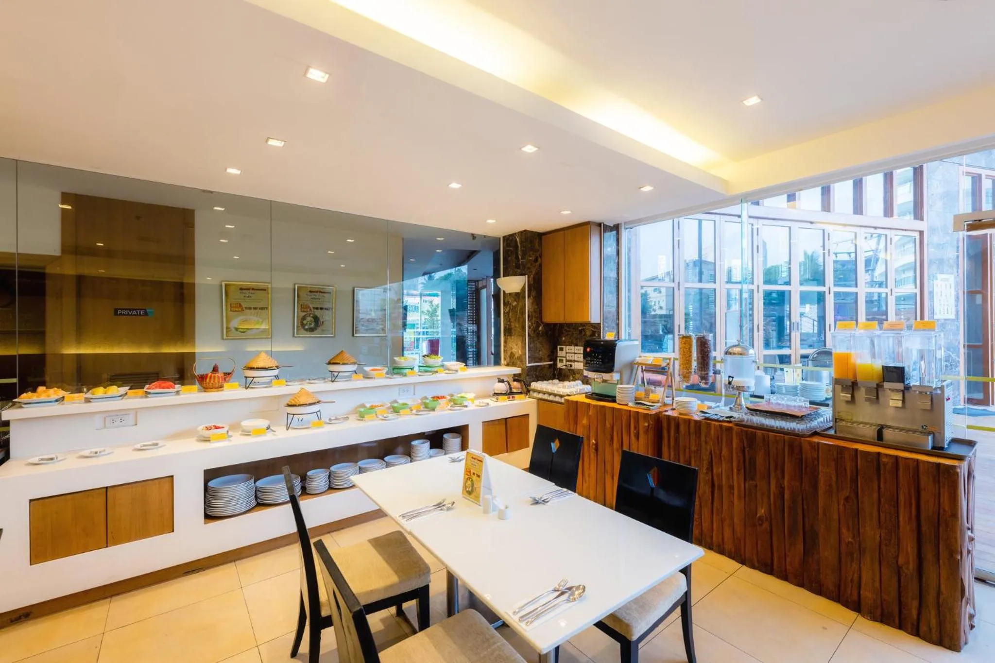 Restaurant/places to eat in Centara Nova Hotel Pattaya