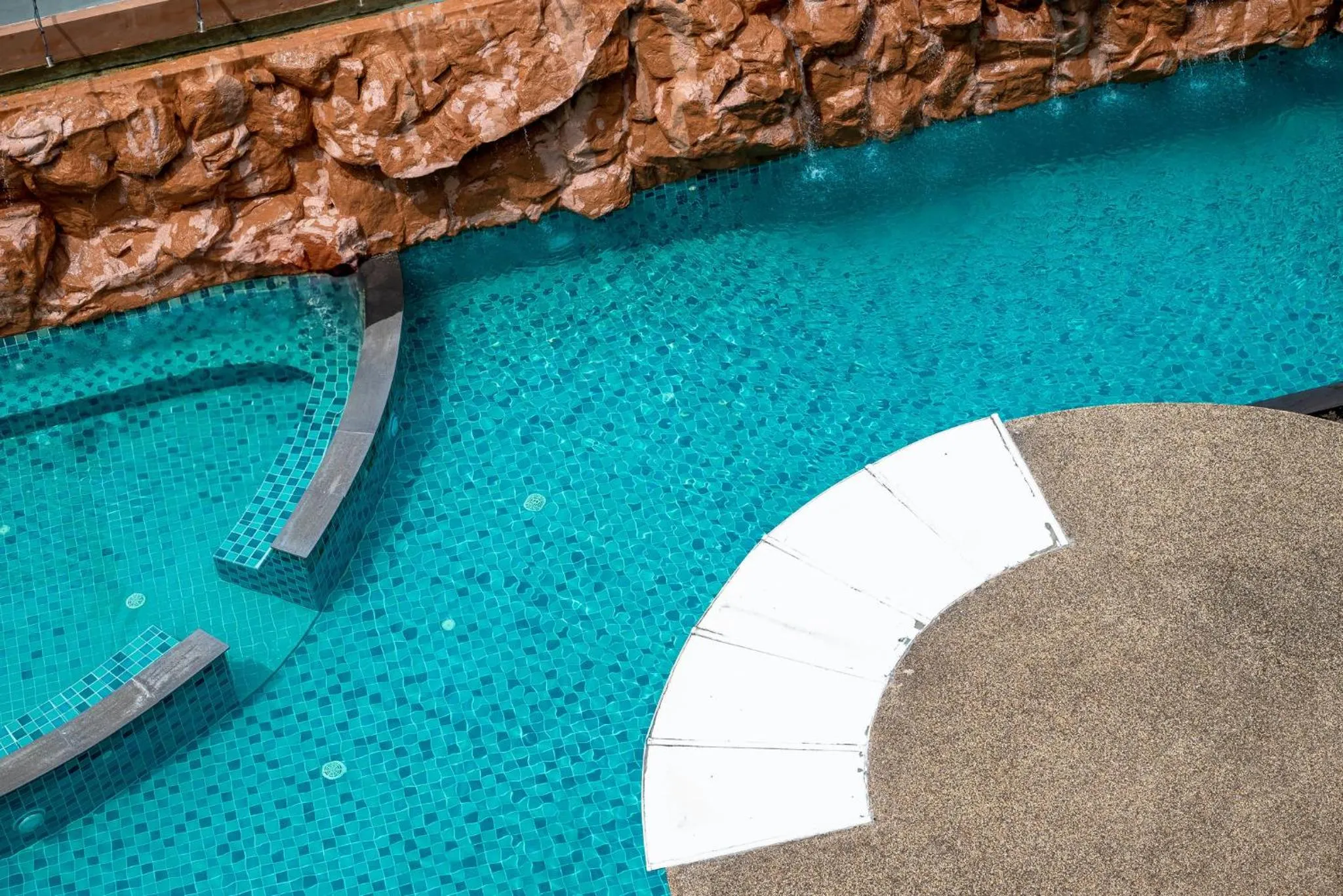 Swimming pool in Centara Nova Hotel Pattaya
