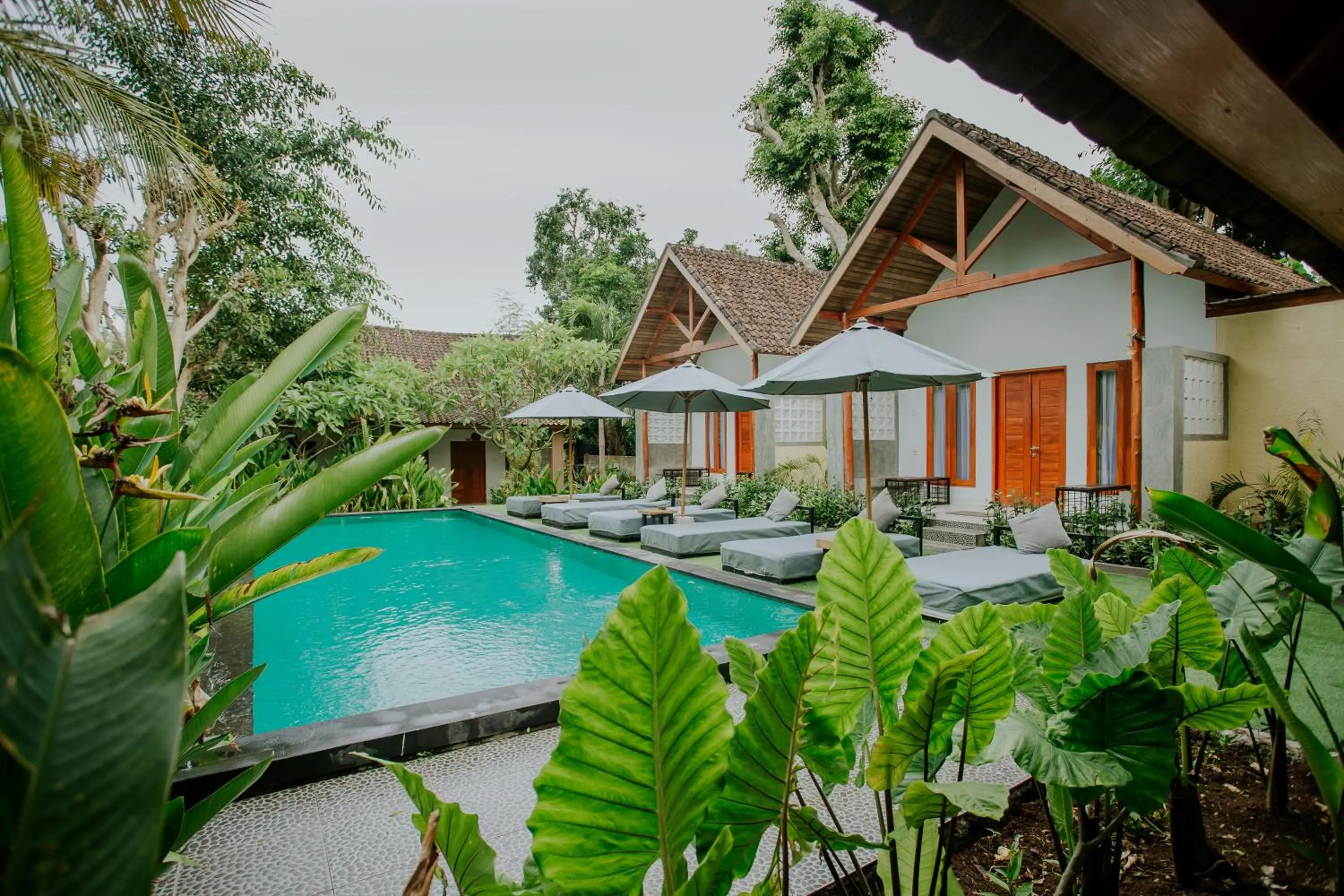 Property building in Nuansa Penida Hostel