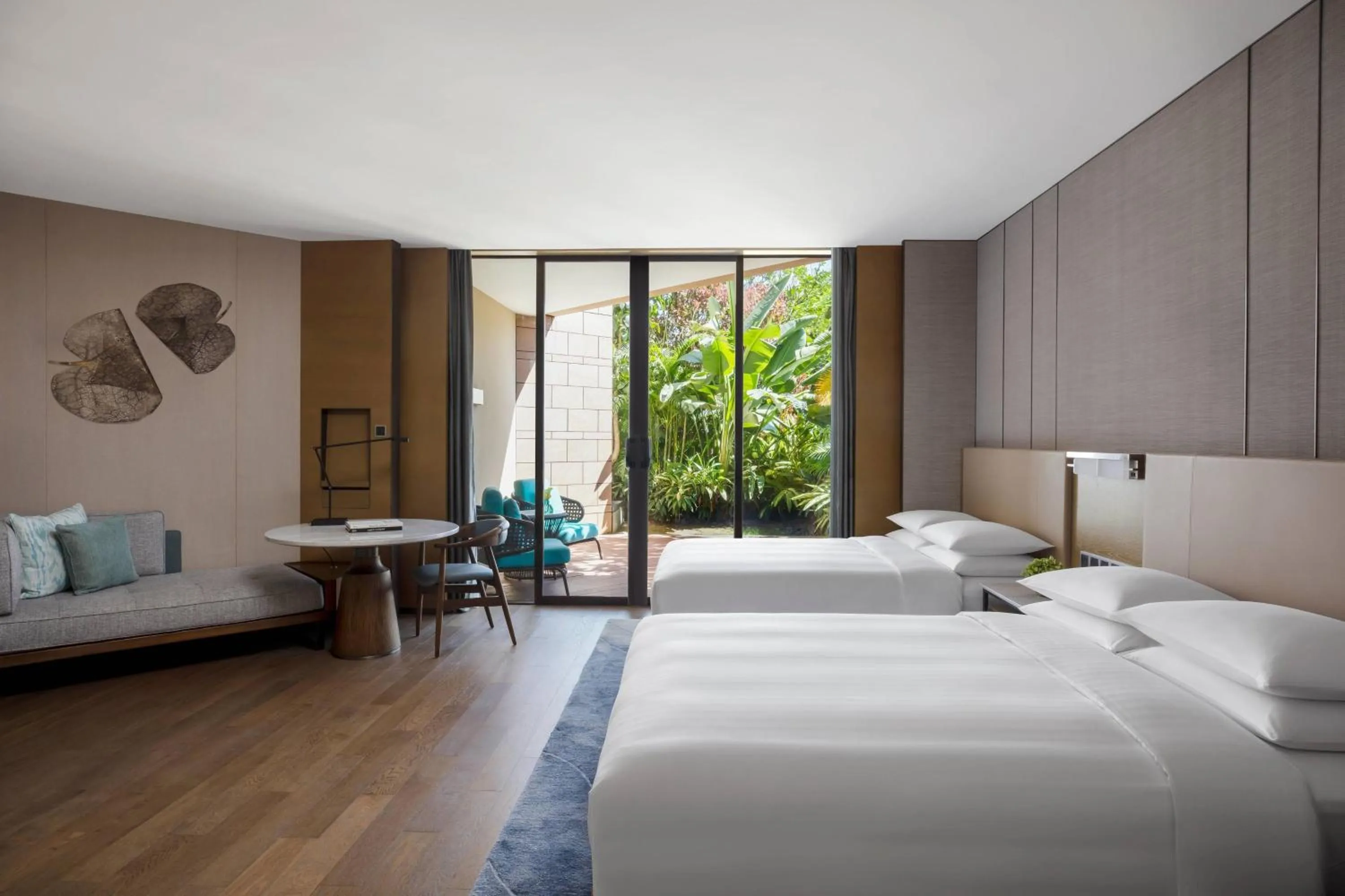 Photo of the whole room, Bed in Xiamen Marriott Hotel & Conference Centre