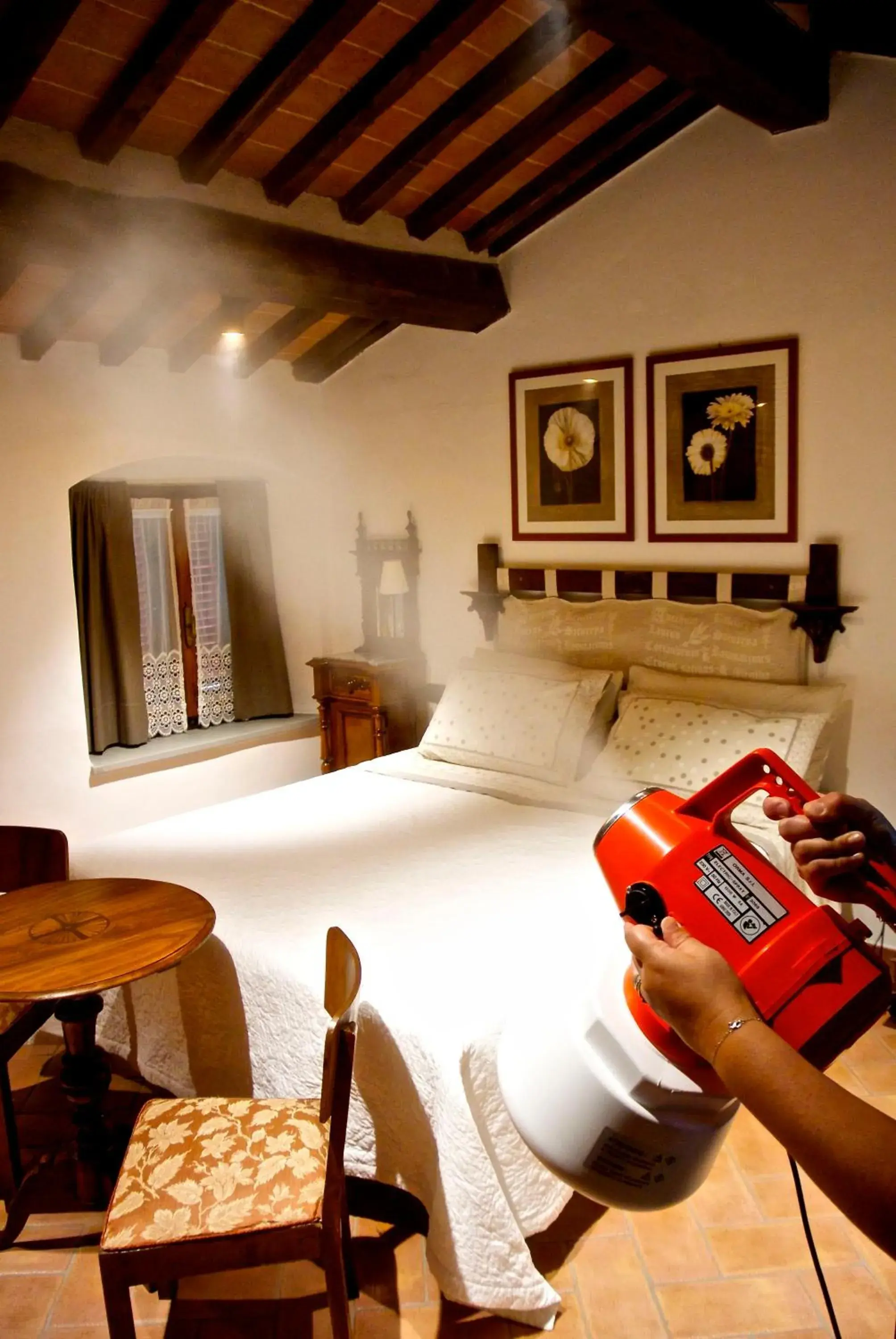 Double or Twin Room with Shared Bathroom - single occupancy in Casa Donella B&B Double or Twin Room with Shared Bathroom - single occupancy in Casa Donella B&B