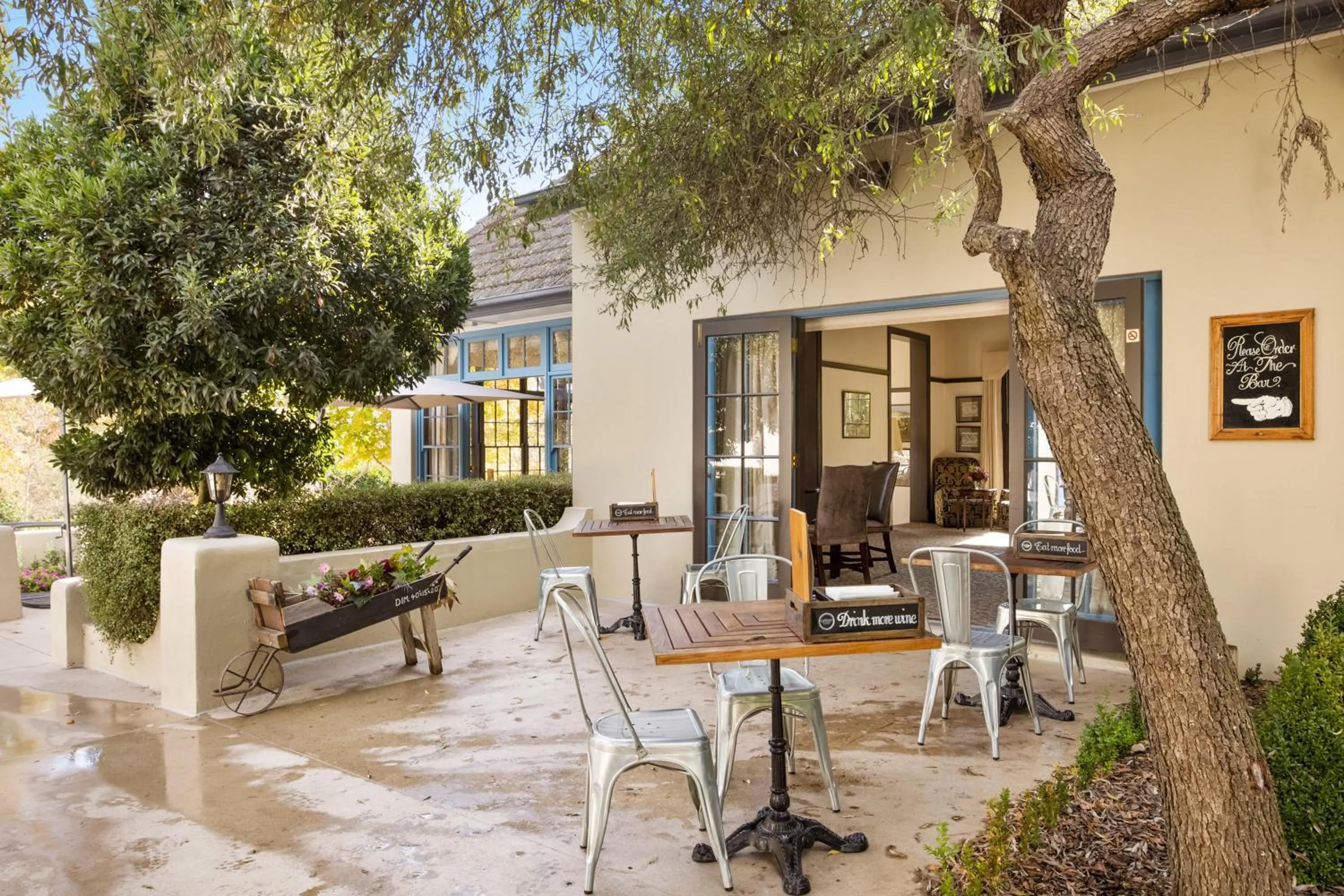 Restaurant/places to eat in Peppers Manor House