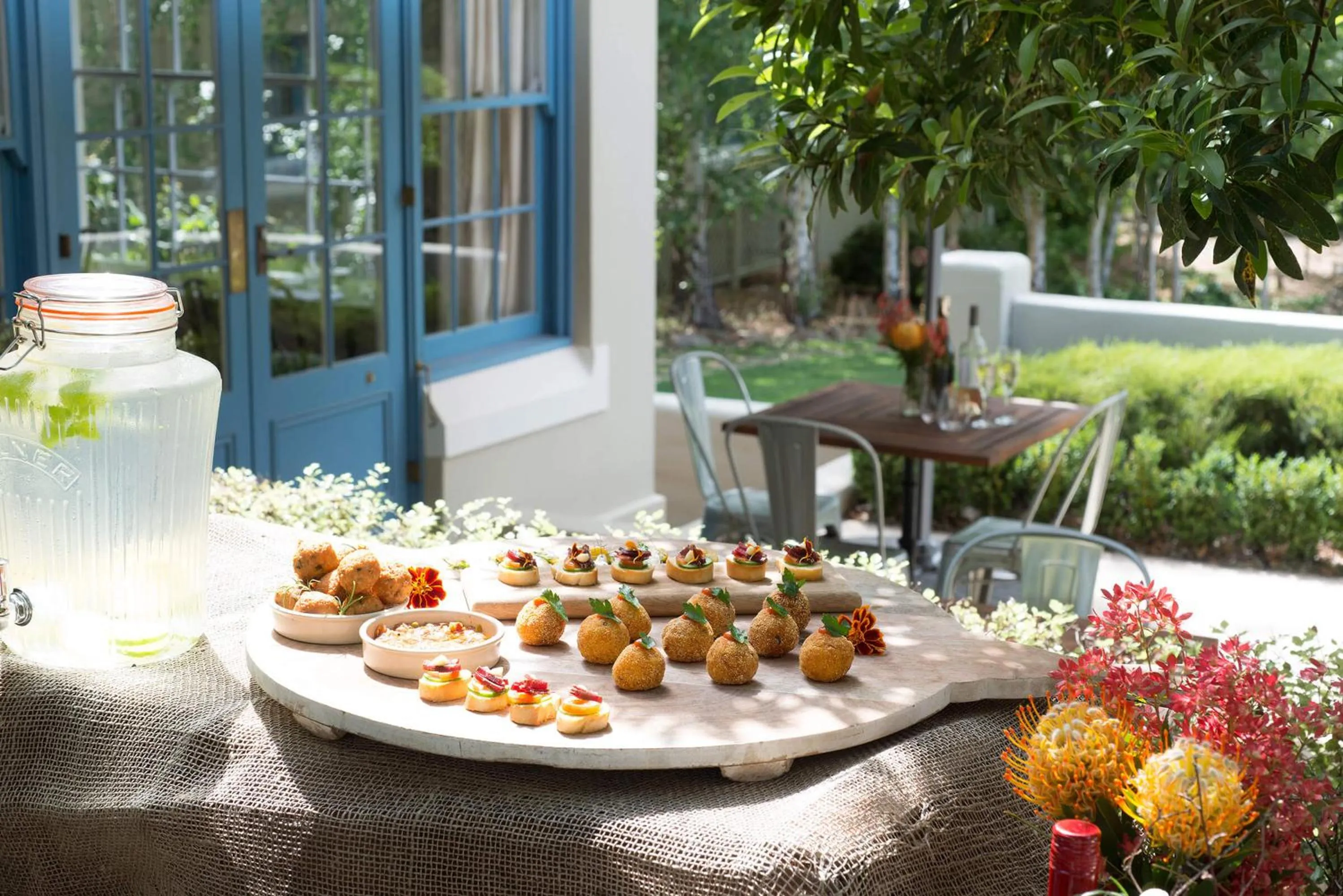 Restaurant/places to eat in Peppers Manor House