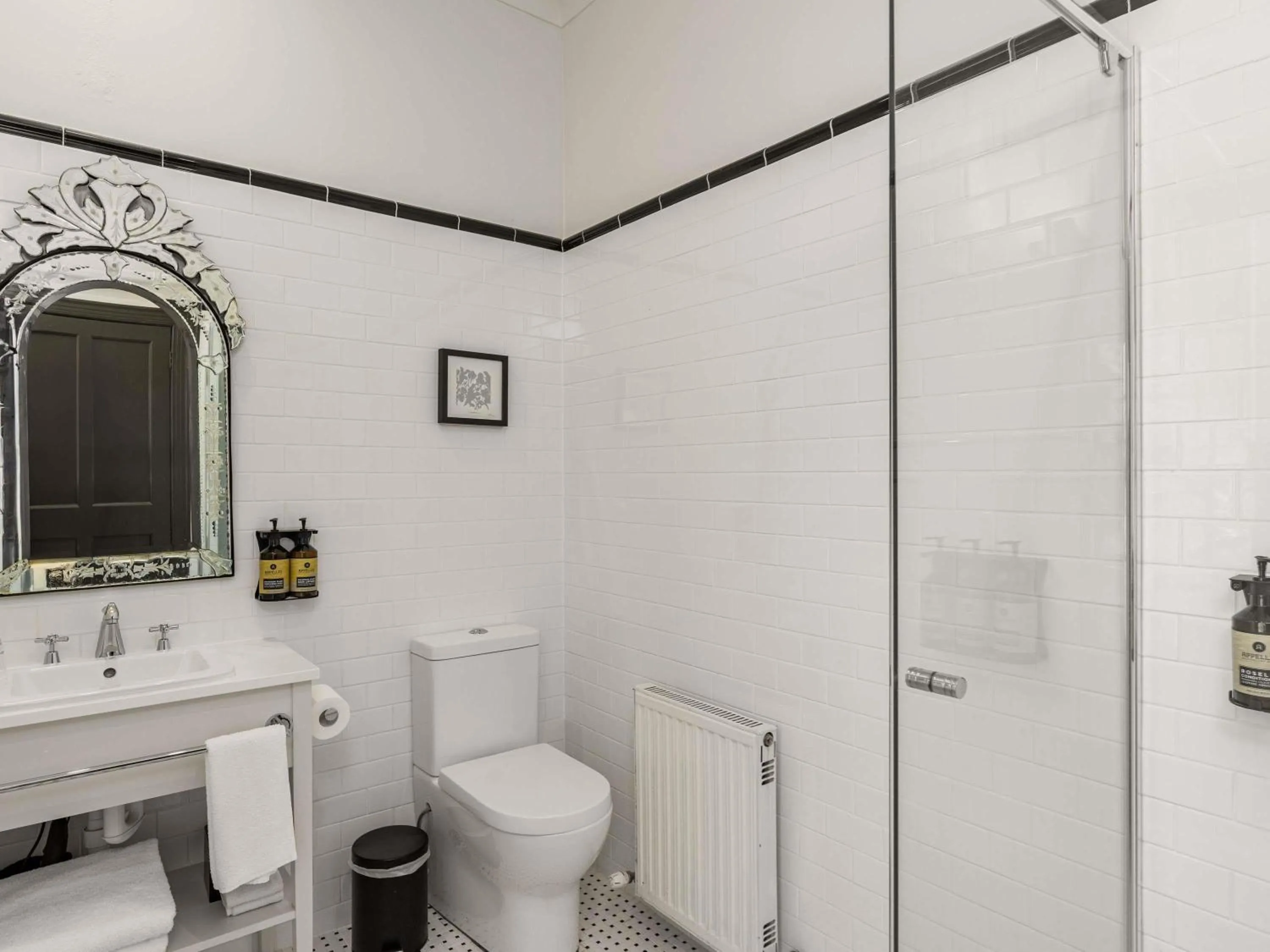 Bedroom in Peppers Manor House
