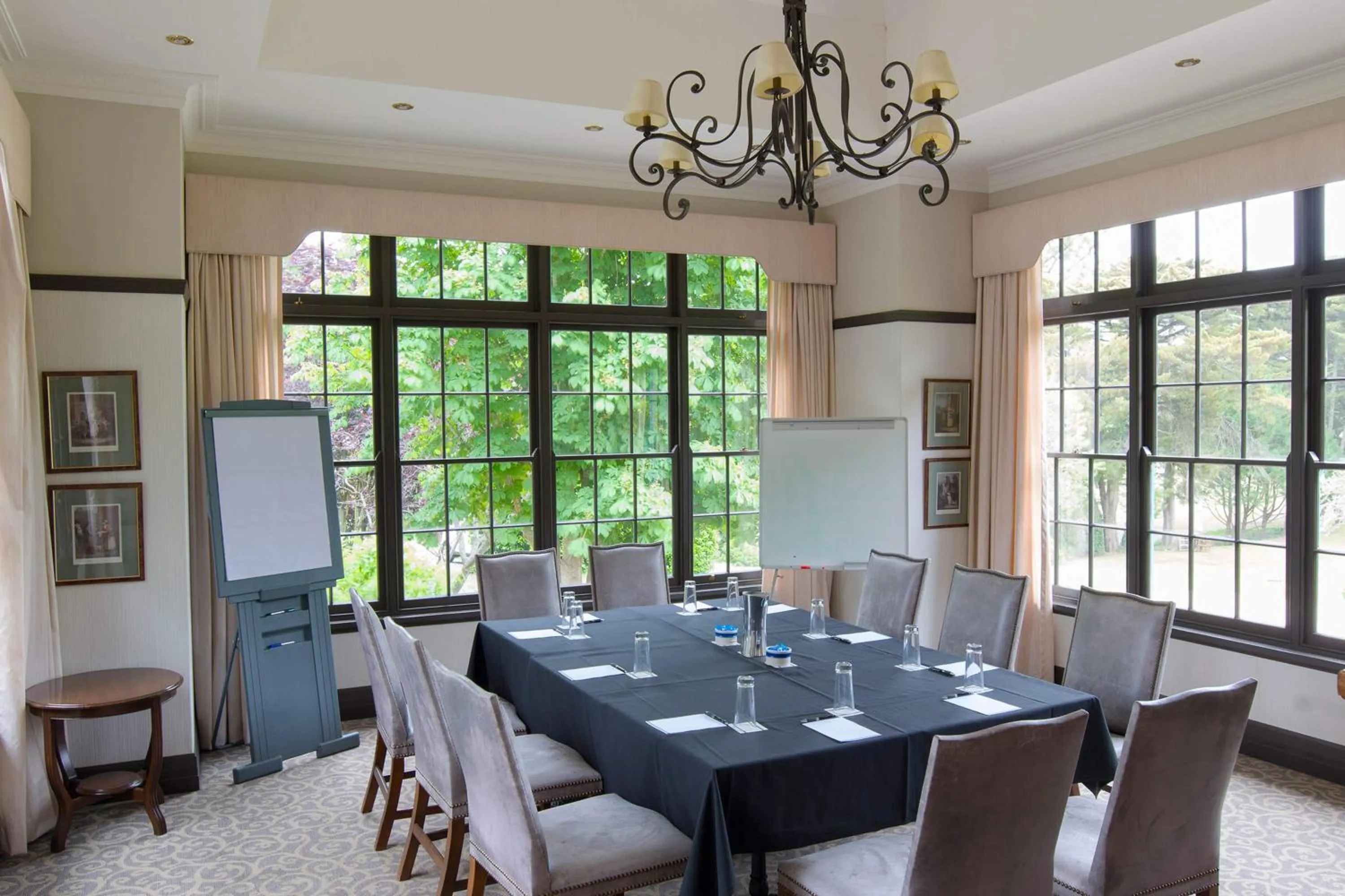 Restaurant/places to eat in Peppers Manor House