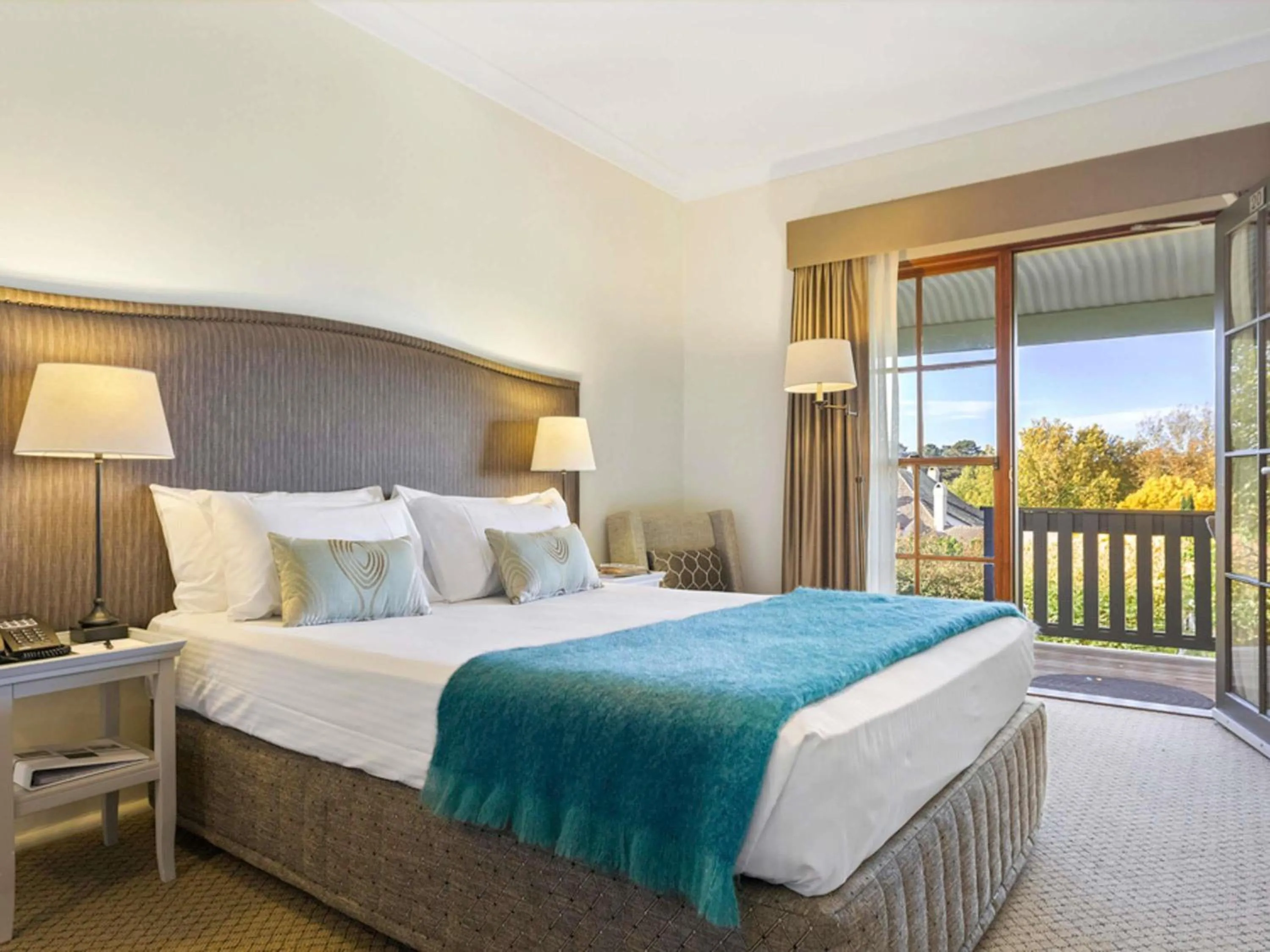 Bedroom, Bed in Peppers Manor House