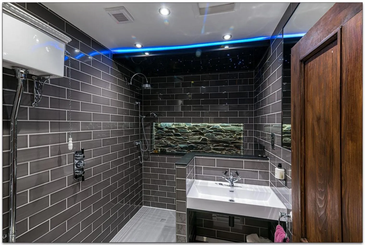 Bathroom in Broadoaks Boutique Country House