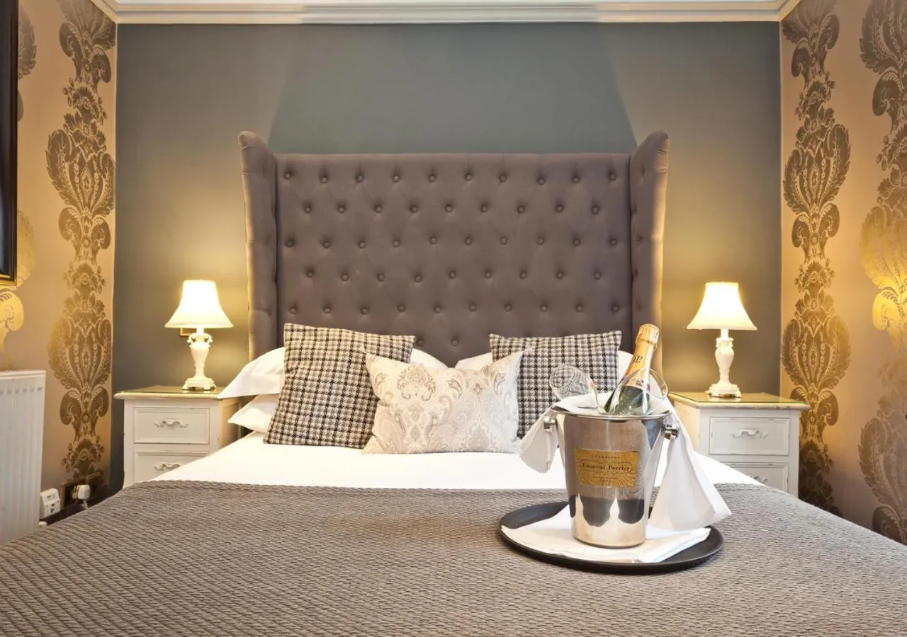 Bed in Broadoaks Boutique Country House