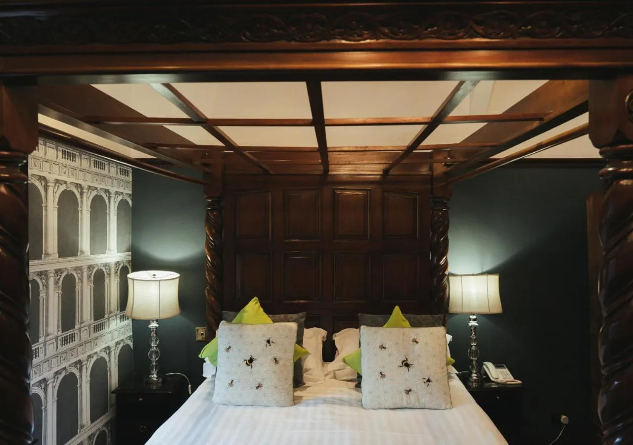 Bed in Broadoaks Boutique Country House