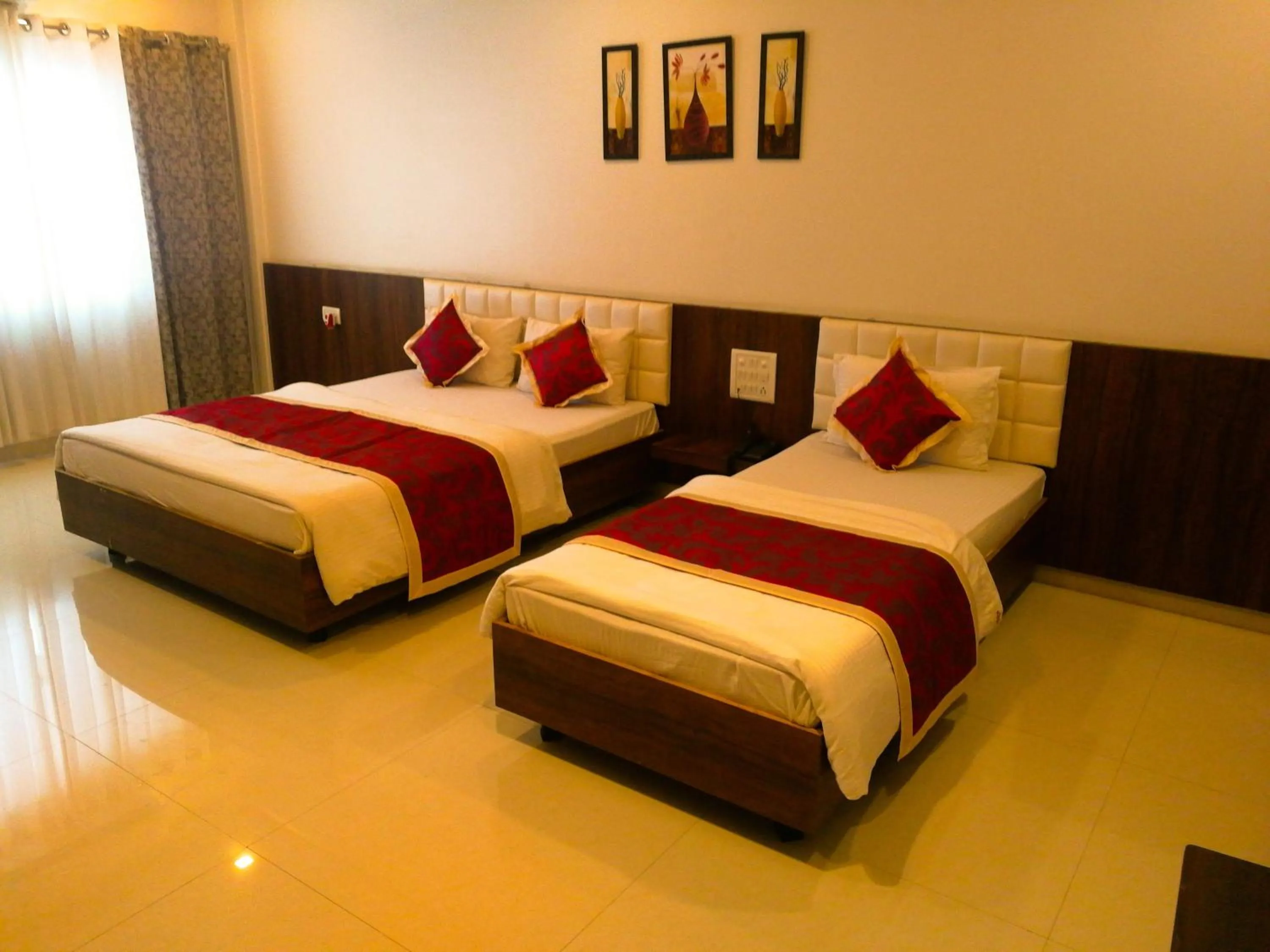 Photo of the whole room, Bed in Hotel Neem Tree
