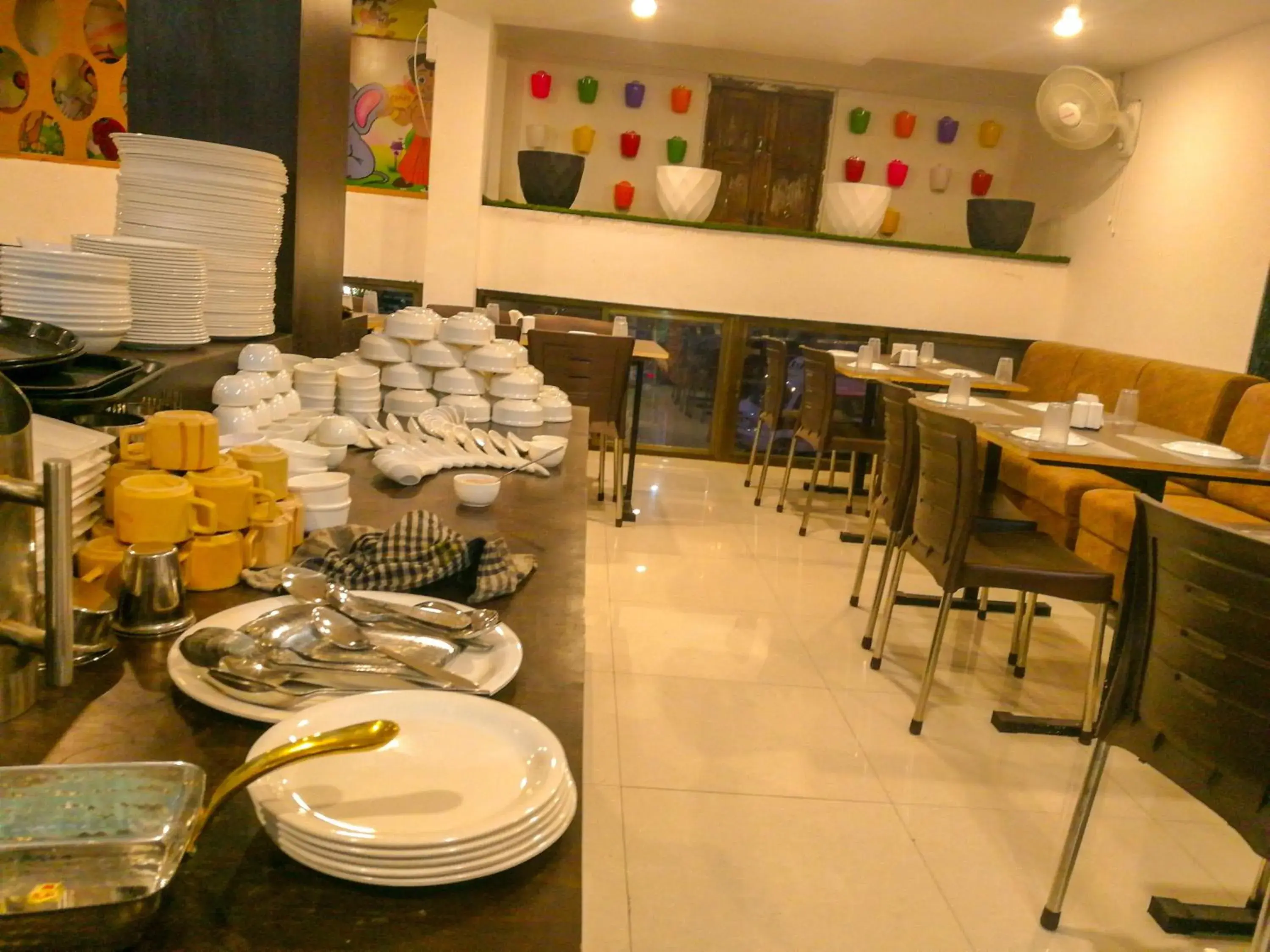 Restaurant/places to eat in Hotel Neem Tree Restaurant/places to eat in Hotel Neem Tree