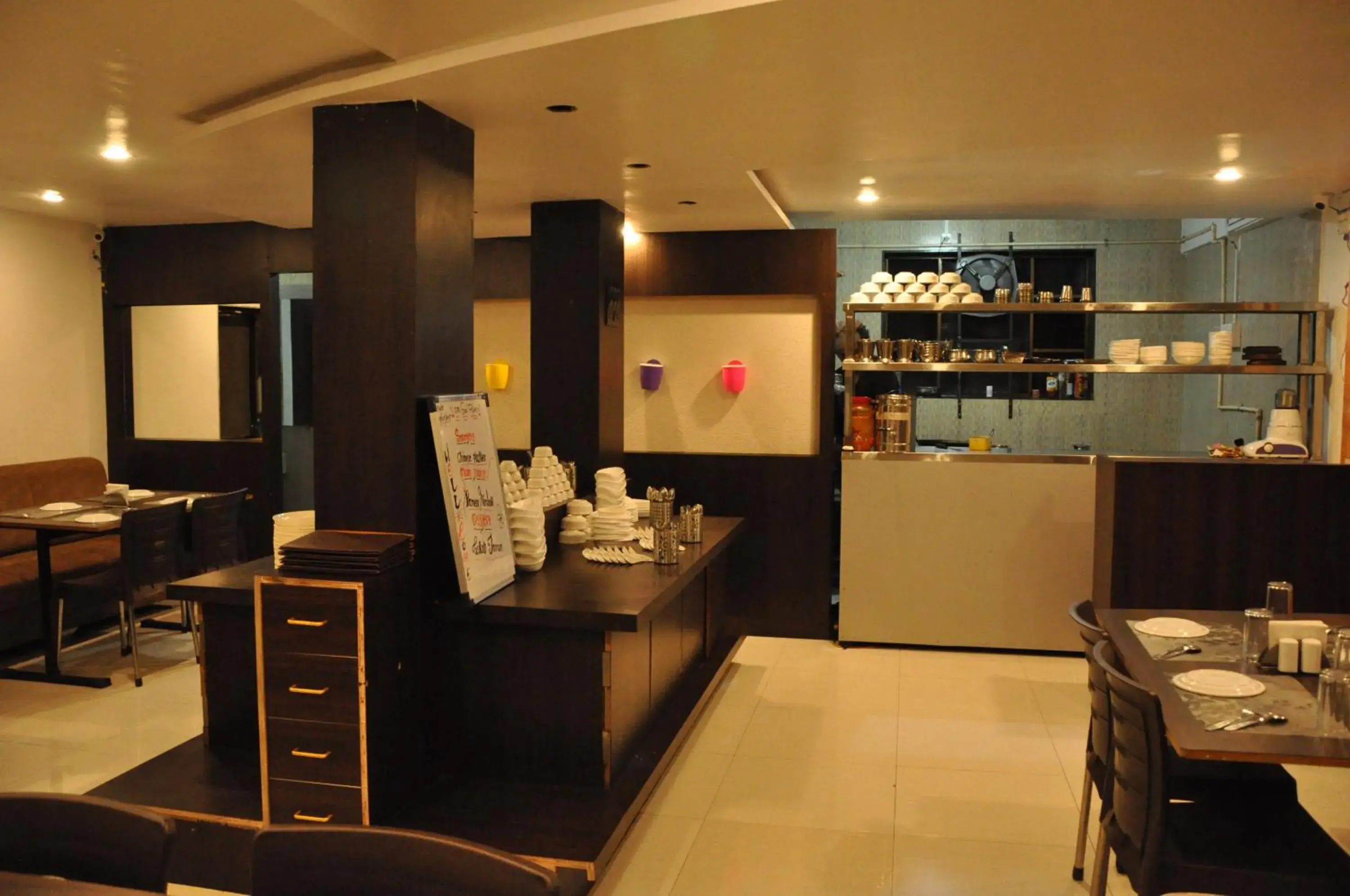 Restaurant/places to eat in Hotel Neem Tree Restaurant/places to eat in Hotel Neem Tree