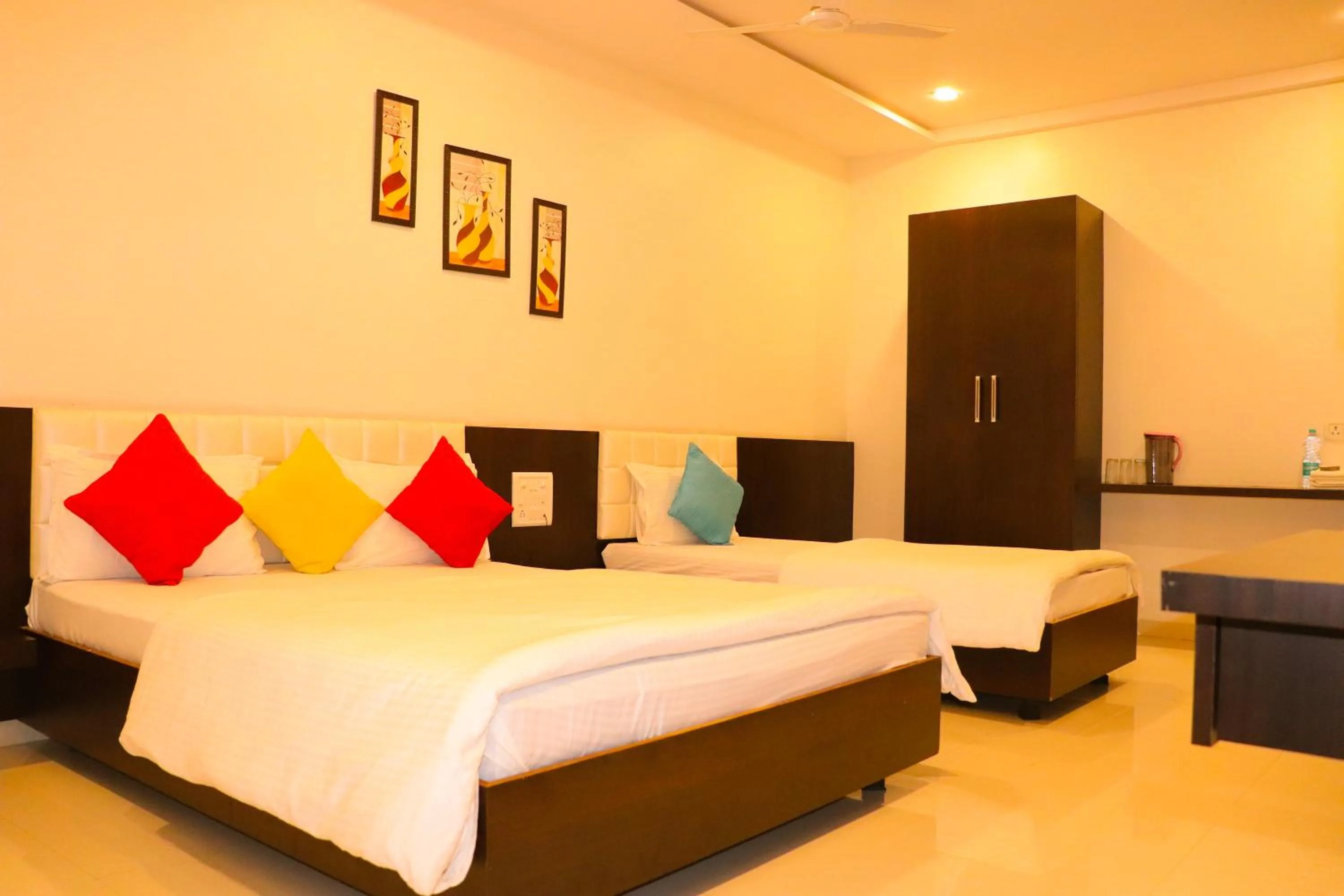 Photo of the whole room, Bed in Hotel Neem Tree