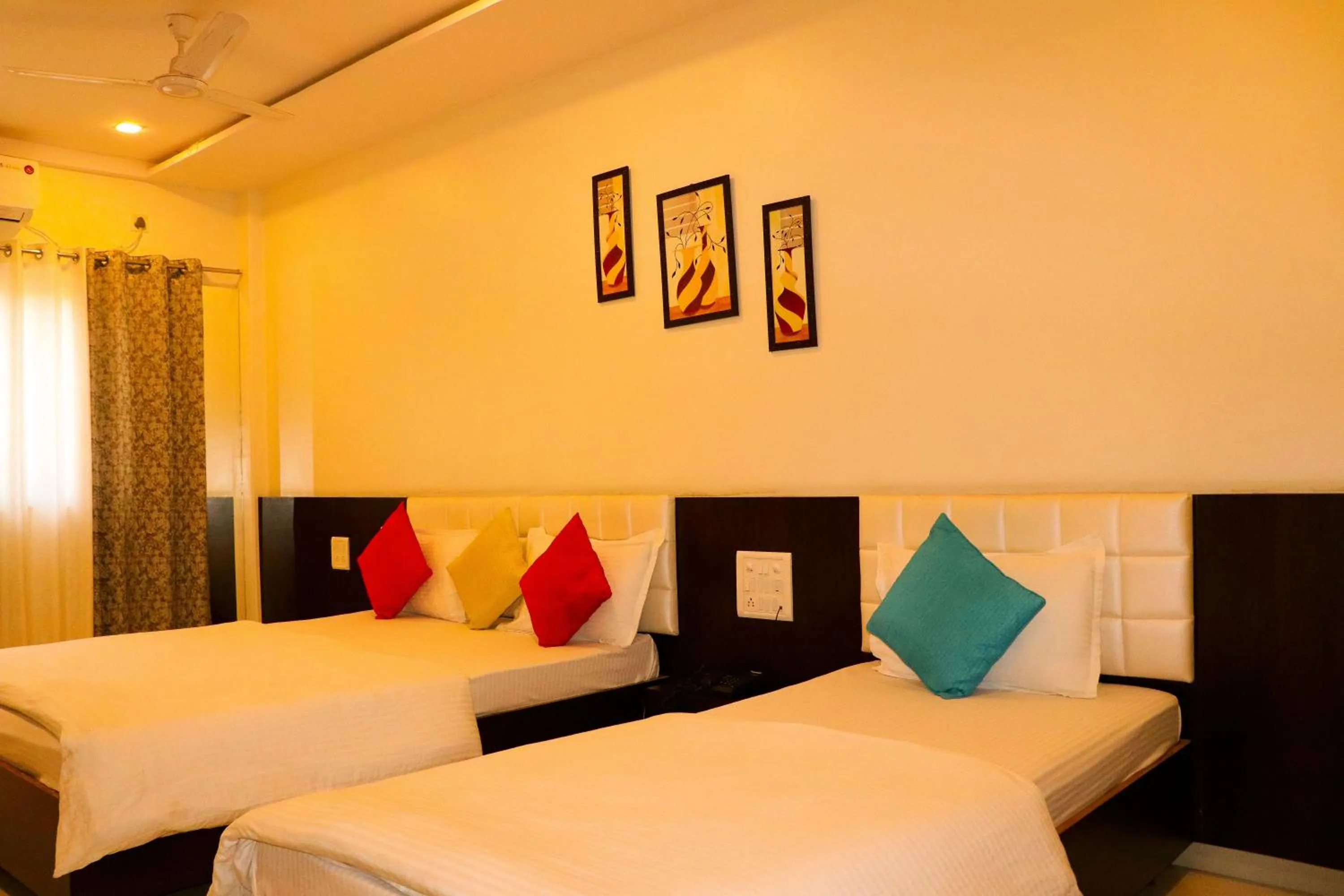 Photo of the whole room, Bed in Hotel Neem Tree