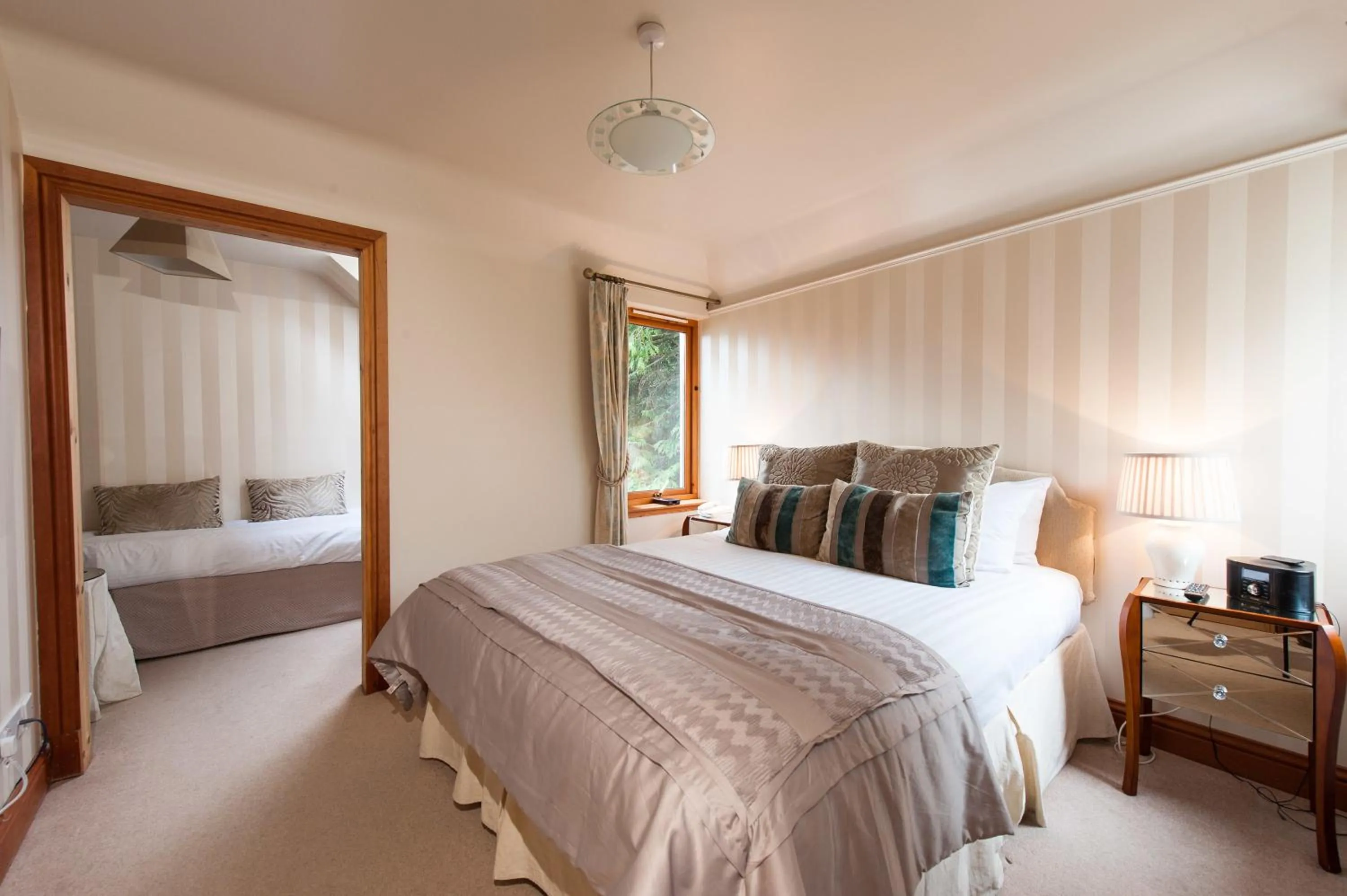 Bedroom, Bed in Kildonan Lodge Hotel