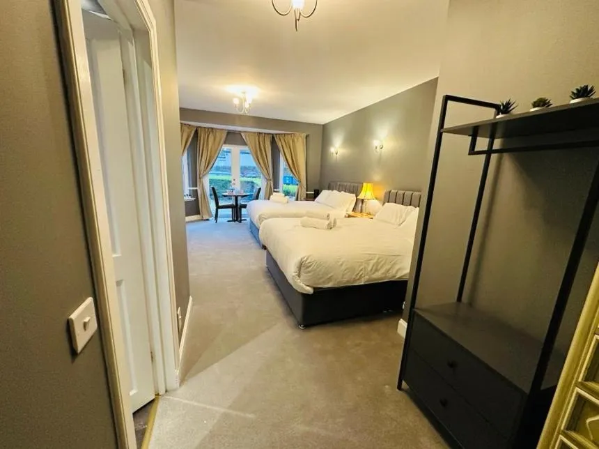 Bedroom, Bed in Kildonan Lodge Hotel