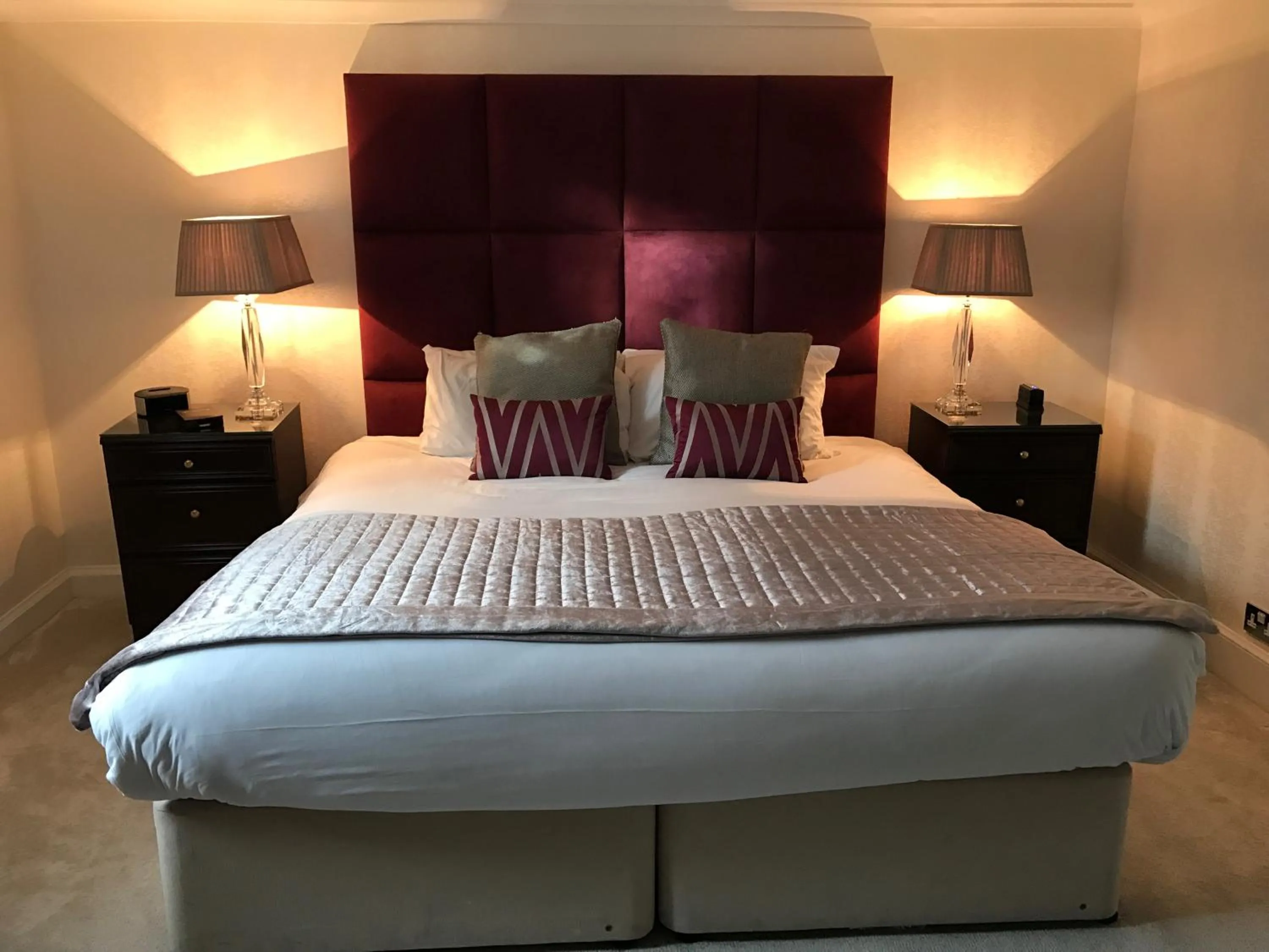 Bedroom, Bed in Kildonan Lodge Hotel