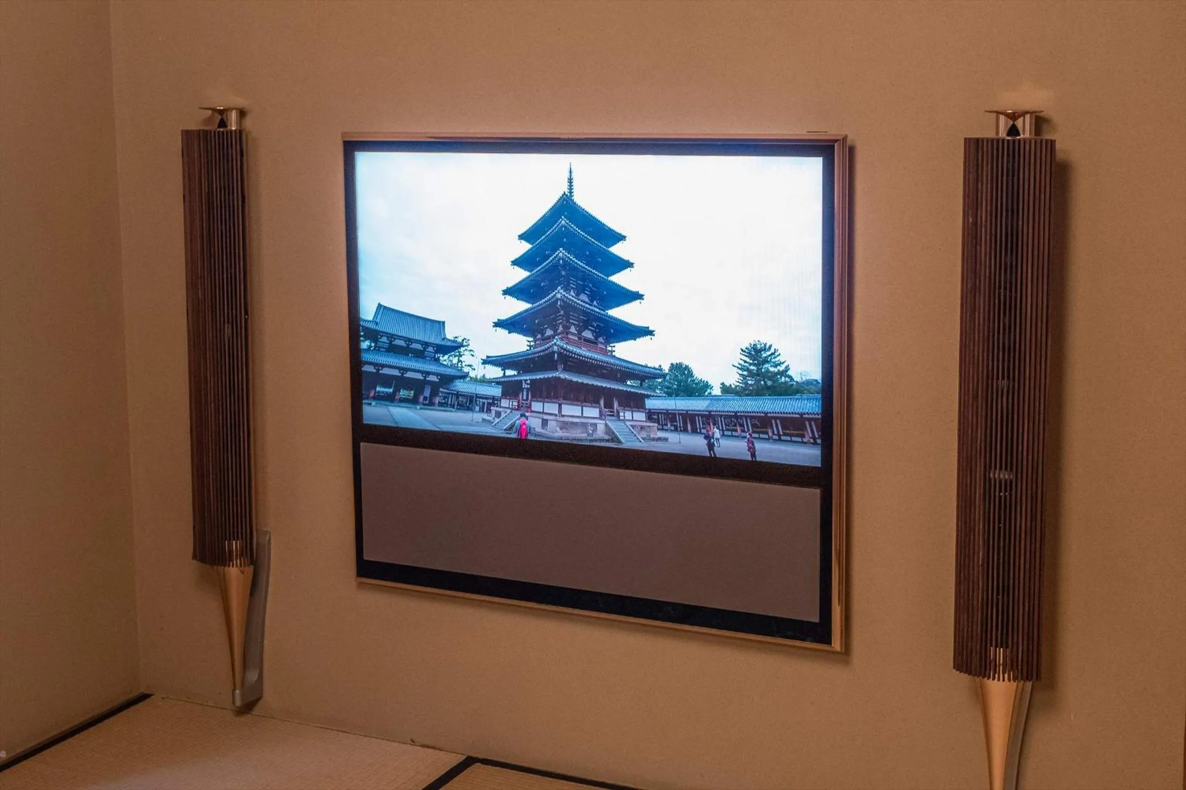 TV and multimedia in Jinya Ryokan