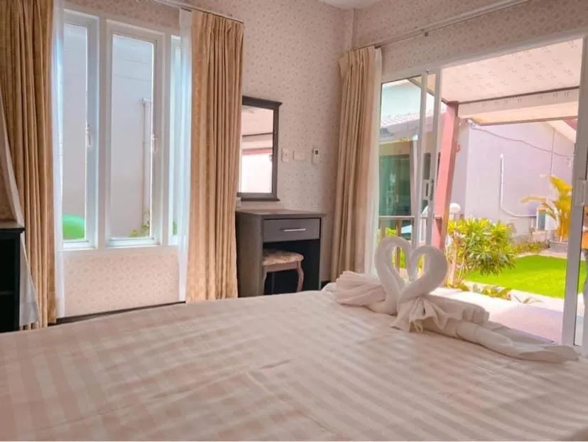 Bed in Dang Sea Beach Resort - SHA