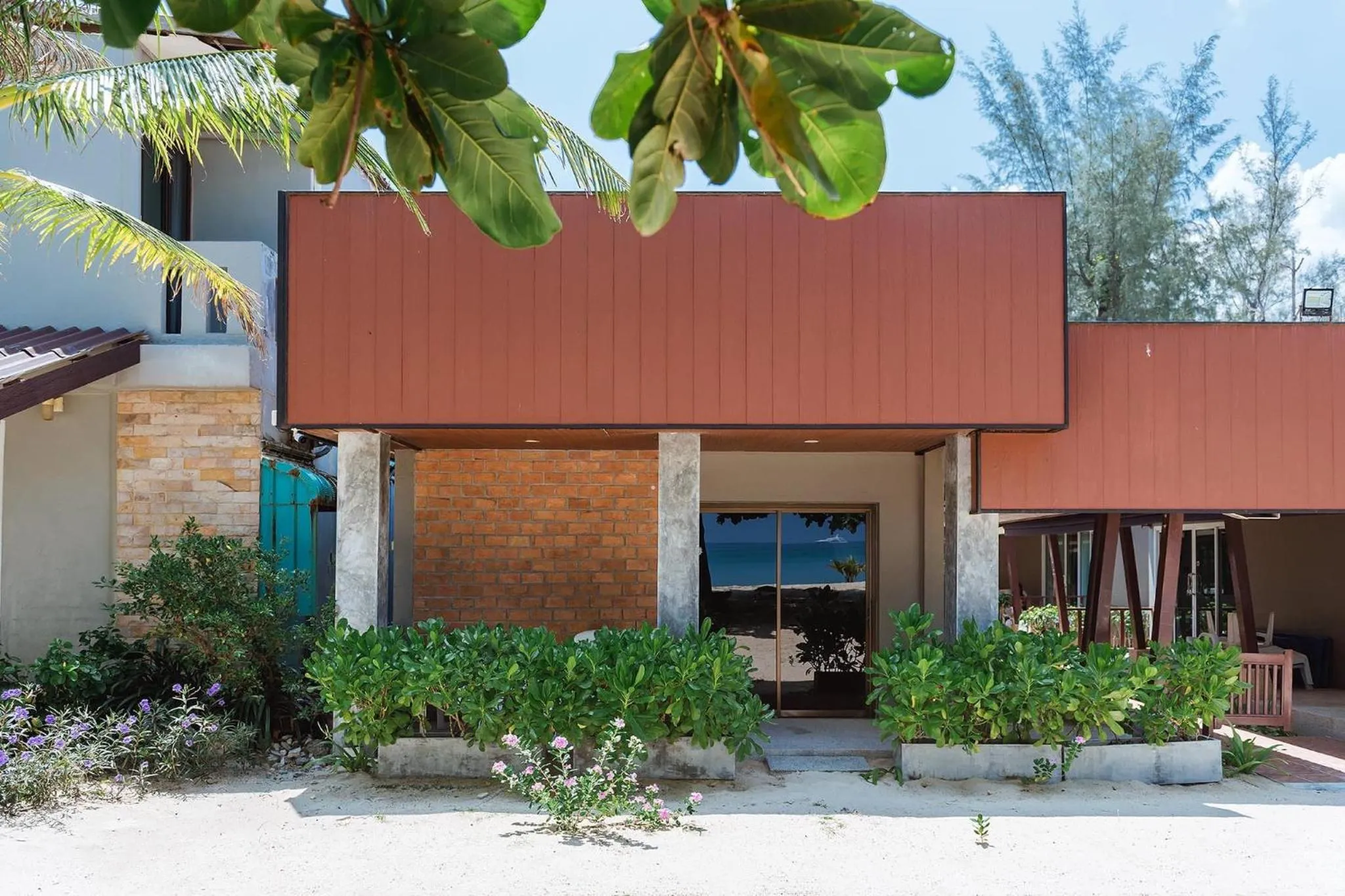Dang Sea Beach Resort - SHA