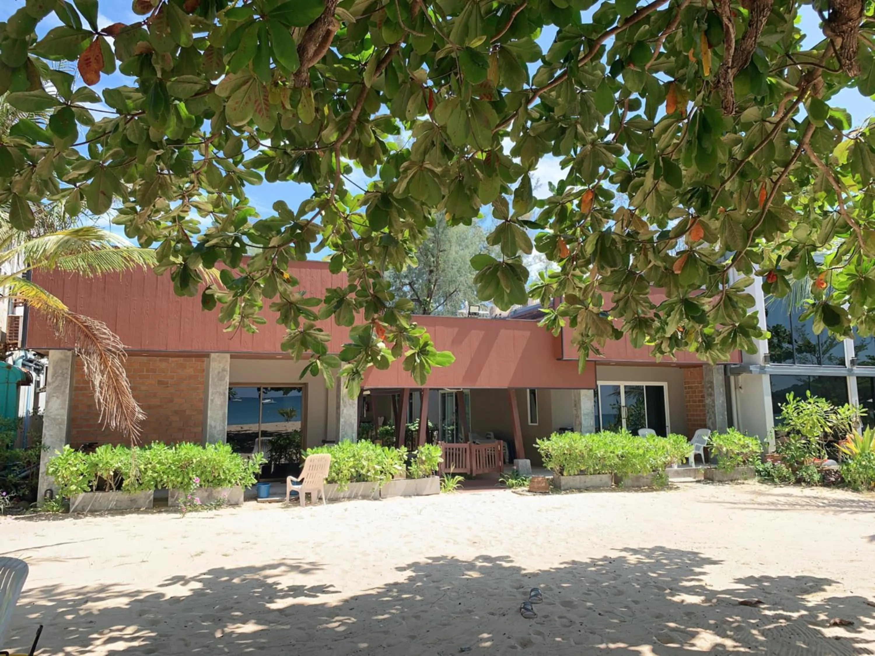 Dang Sea Beach Resort - SHA