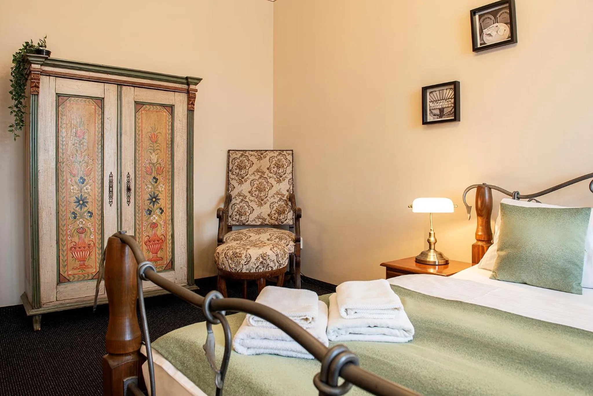 Bed in Residence Hattrick