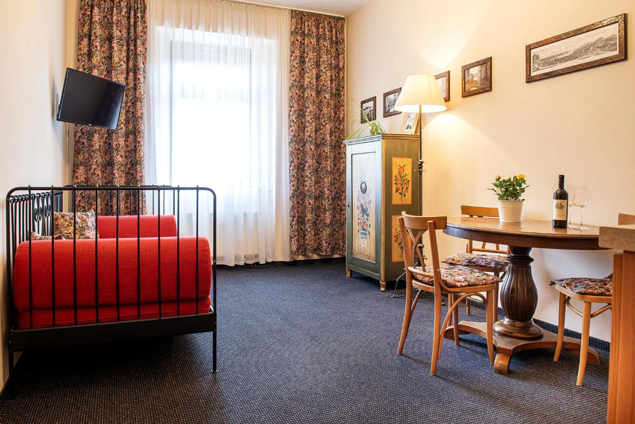 Bed in Residence Hattrick