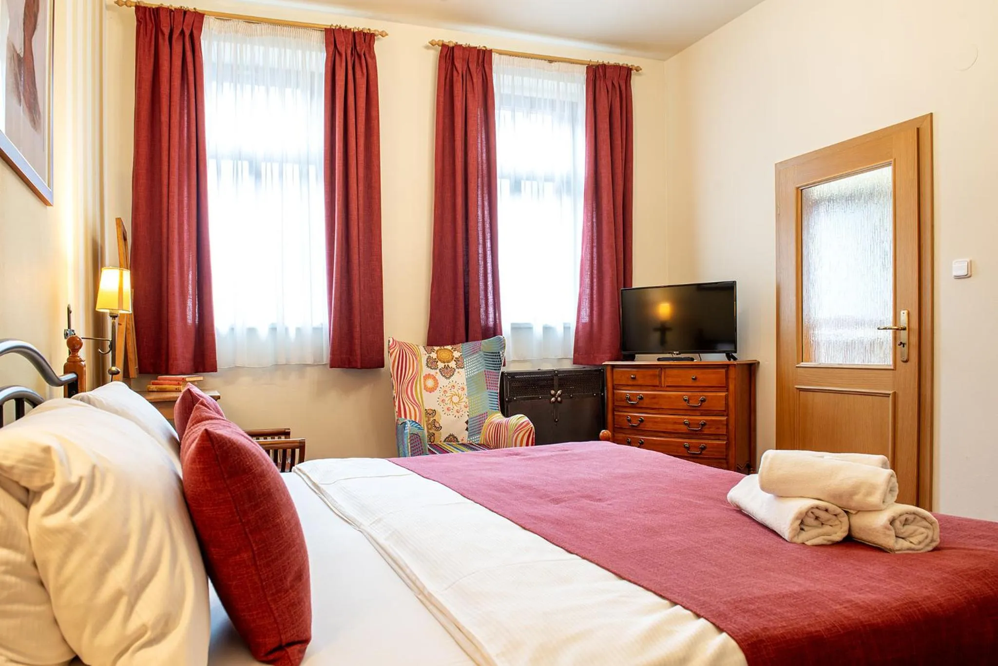 Bed in Residence Hattrick