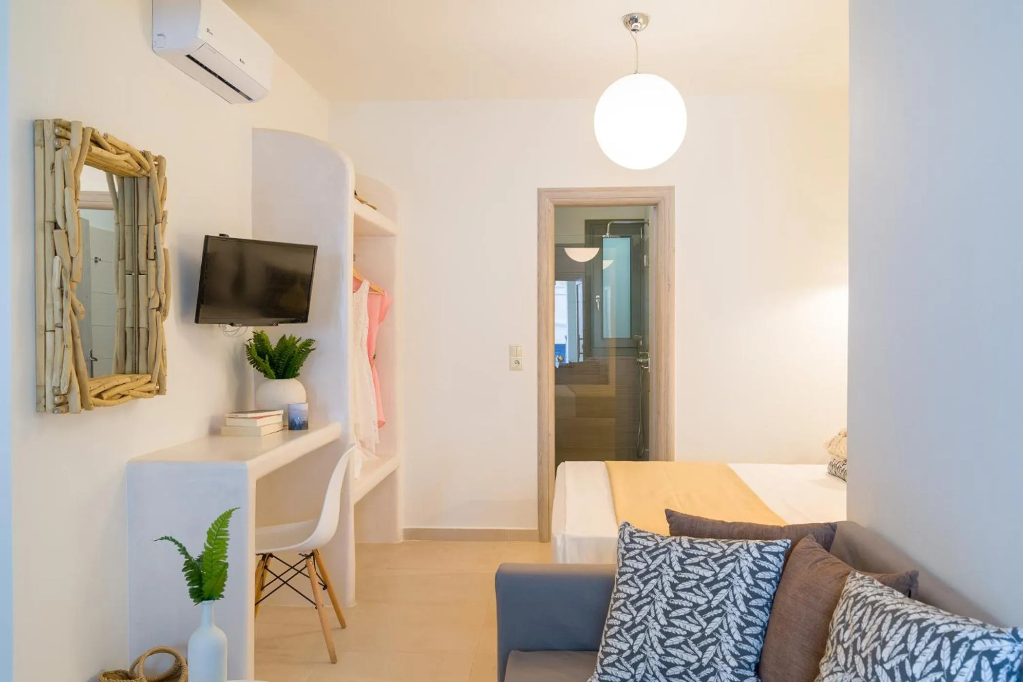 Facade/entrance in Sweet Home Naxos