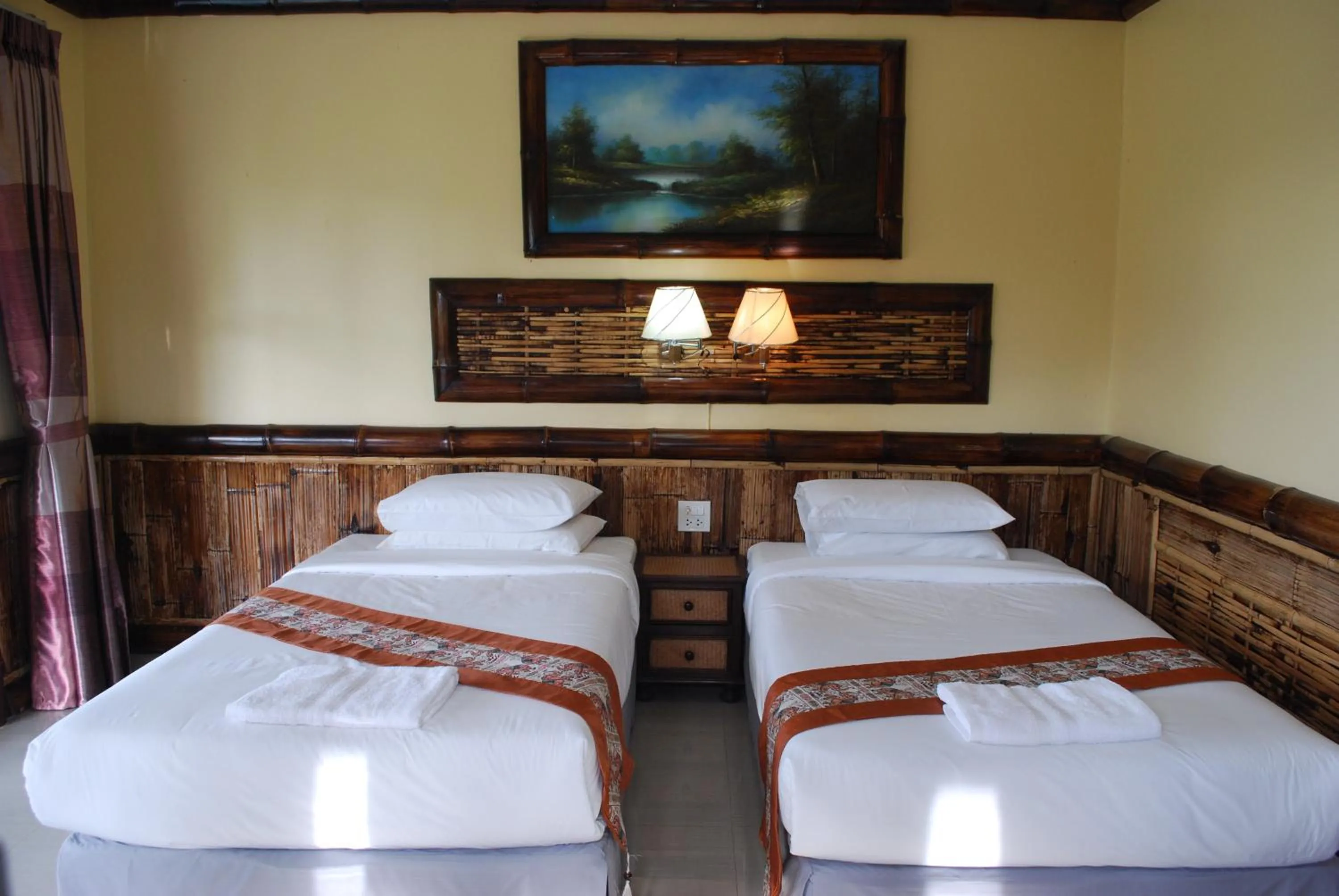 Bungalow Twin Room with Air Condition in Maesalong Villa