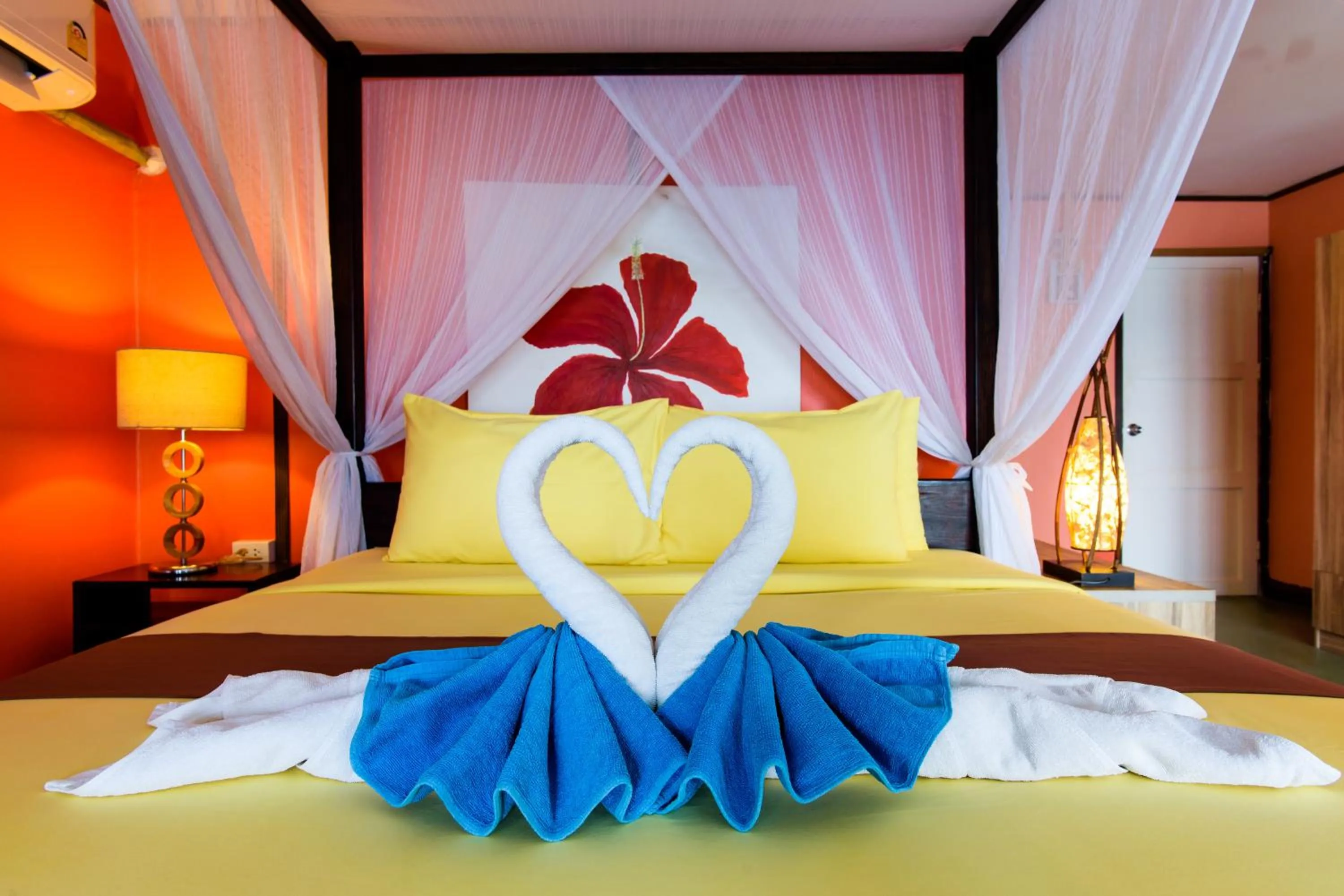 Bed in Lareena Resort Koh Larn Pattaya