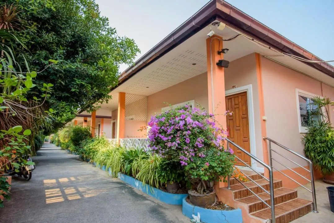 Property building in Lareena Resort Koh Larn Pattaya