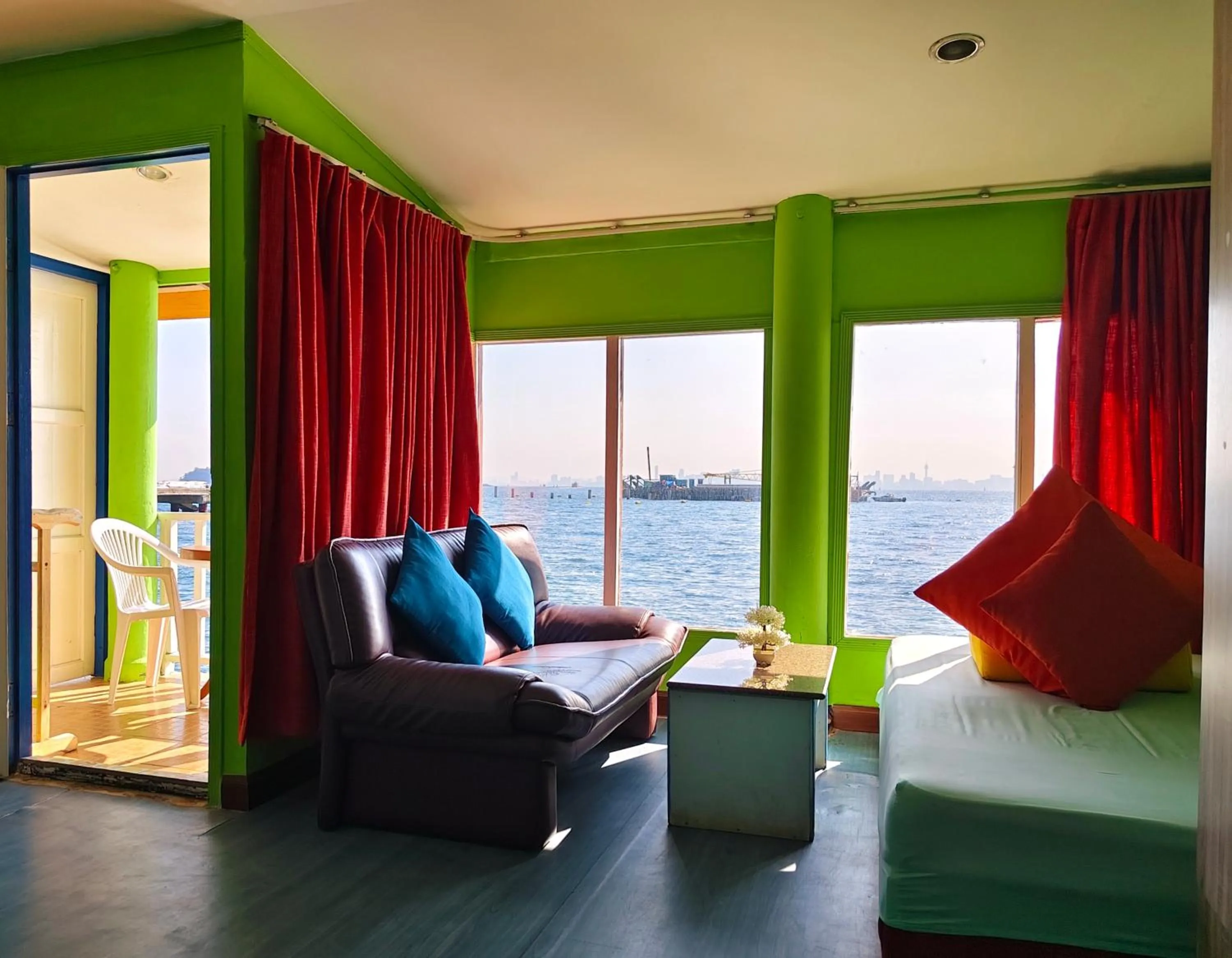 View (from property/room), Bed in Lareena Resort Koh Larn Pattaya