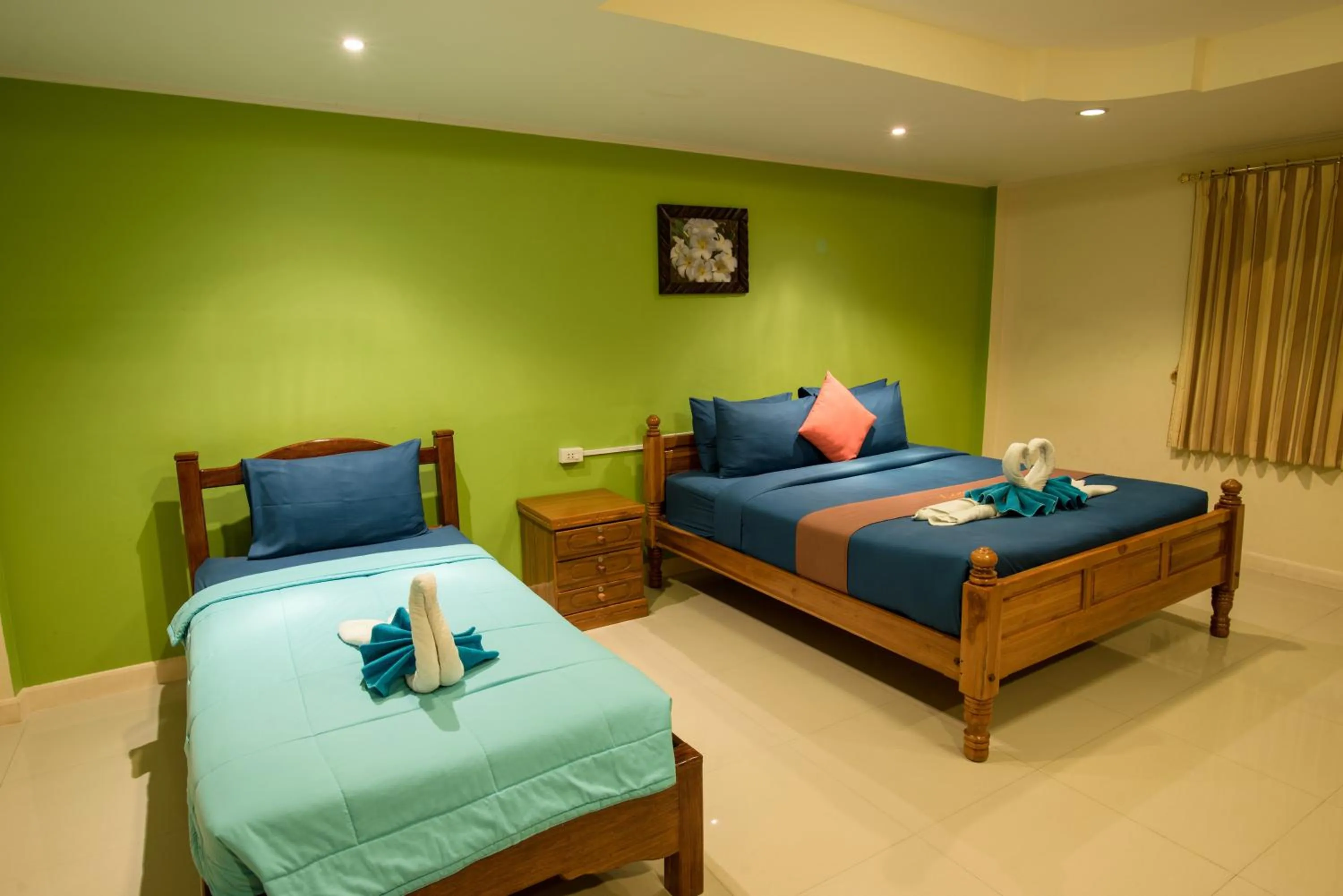 Bed in Lareena Resort Koh Larn Pattaya
