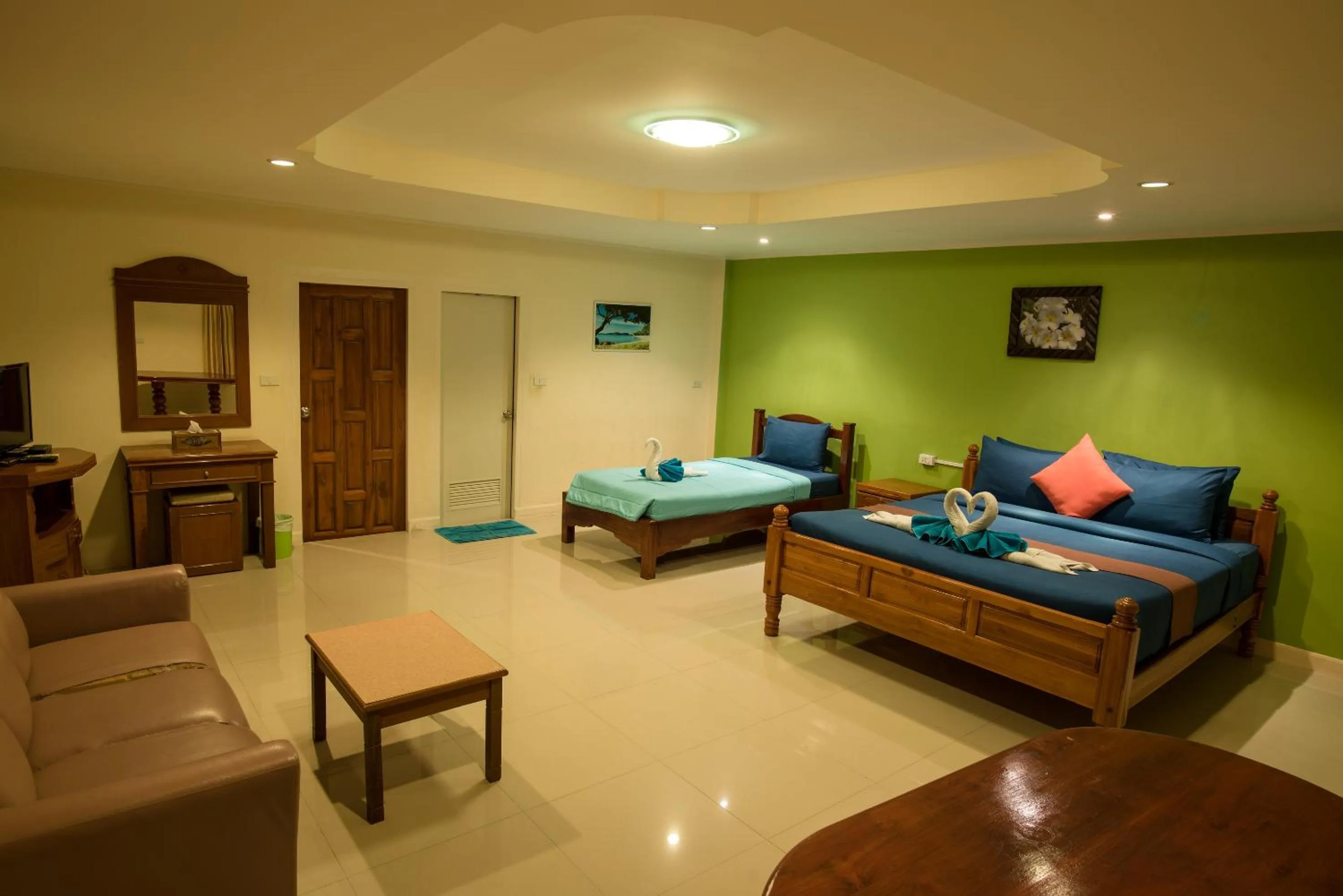 Bed in Lareena Resort Koh Larn Pattaya