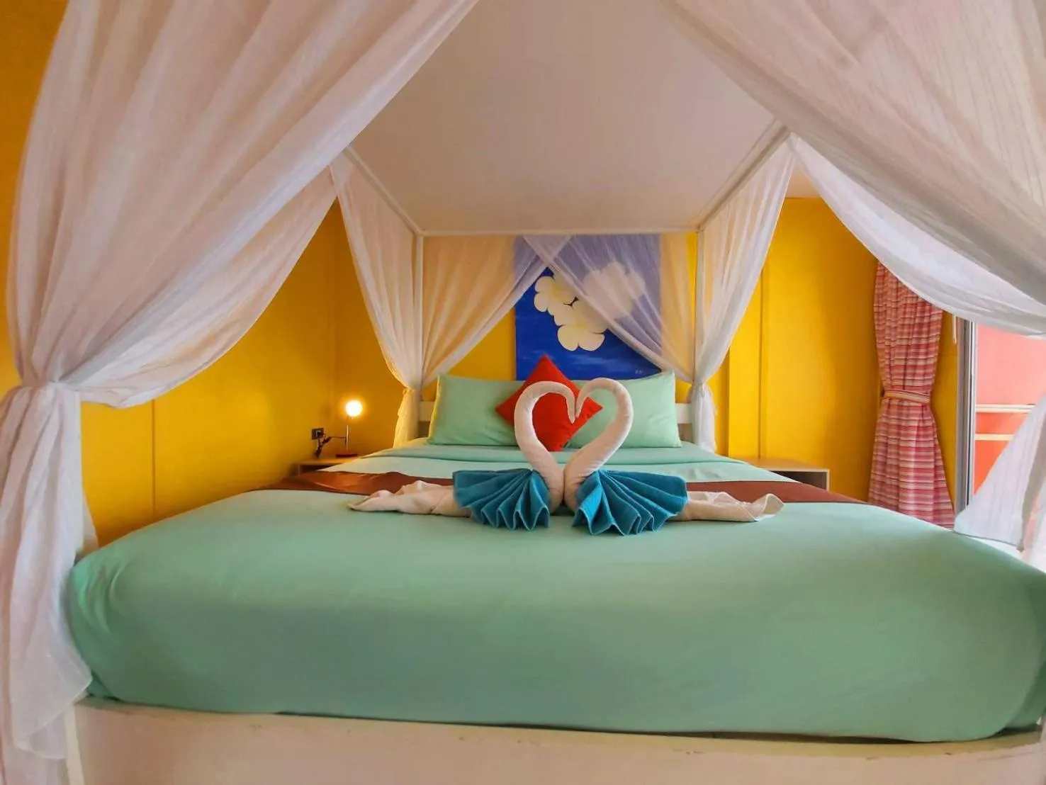 Bed in Lareena Resort Koh Larn Pattaya