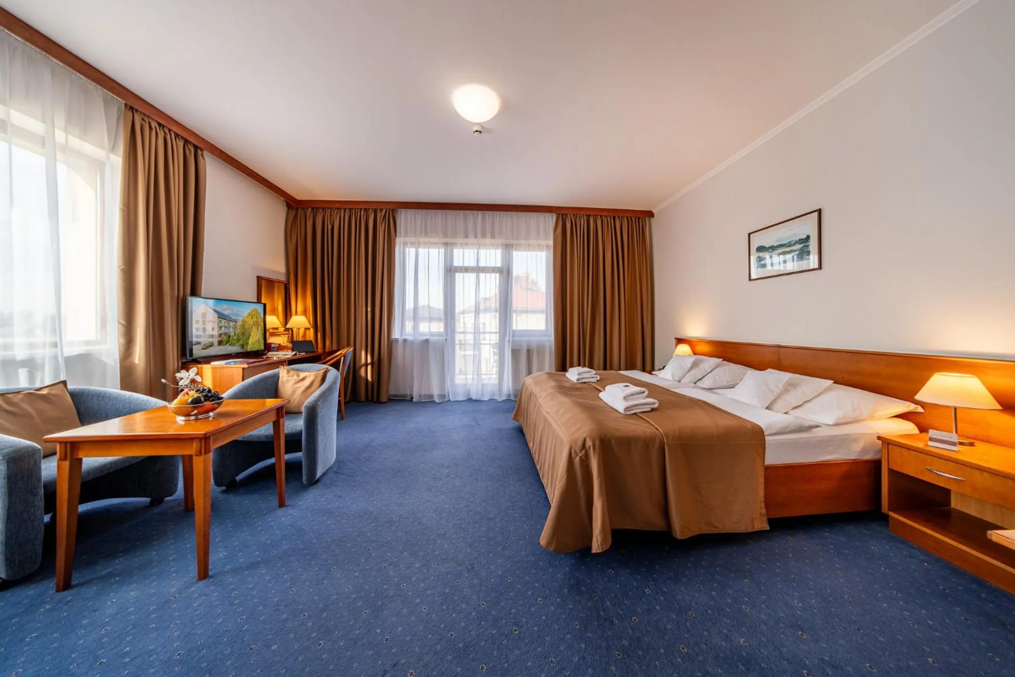 Bed in April hotel Panorama