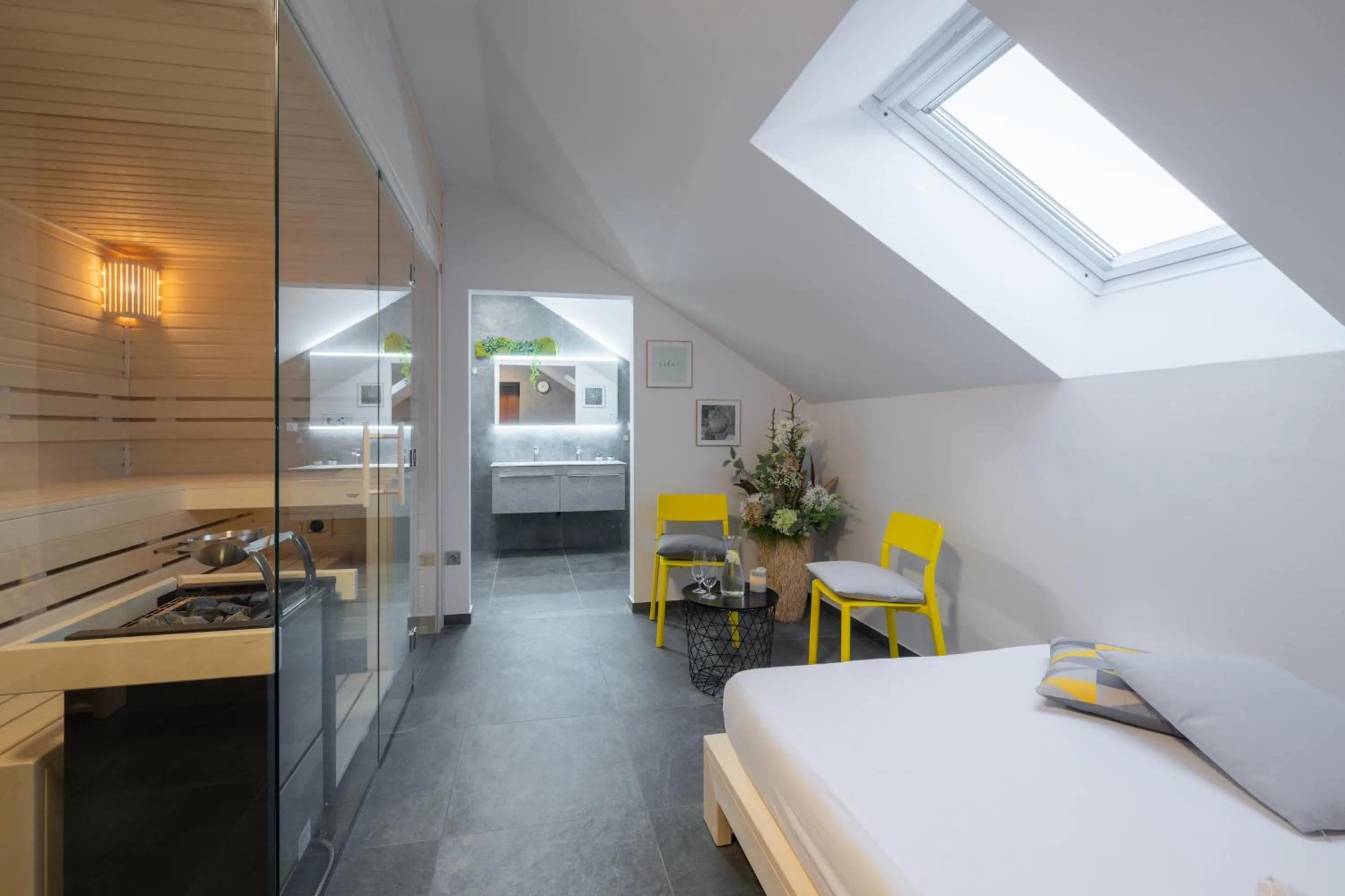 Sauna, Bed in April hotel Panorama